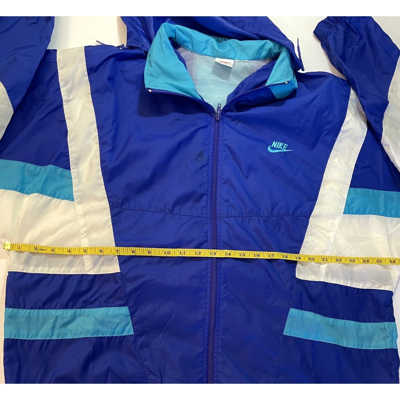 Nike VINTAGE Nike Mens 90s Spell Out Swoosh Windbreaker Jacket XL Blue Size US XL / EU 56 / 4 - 6 Thumbnail