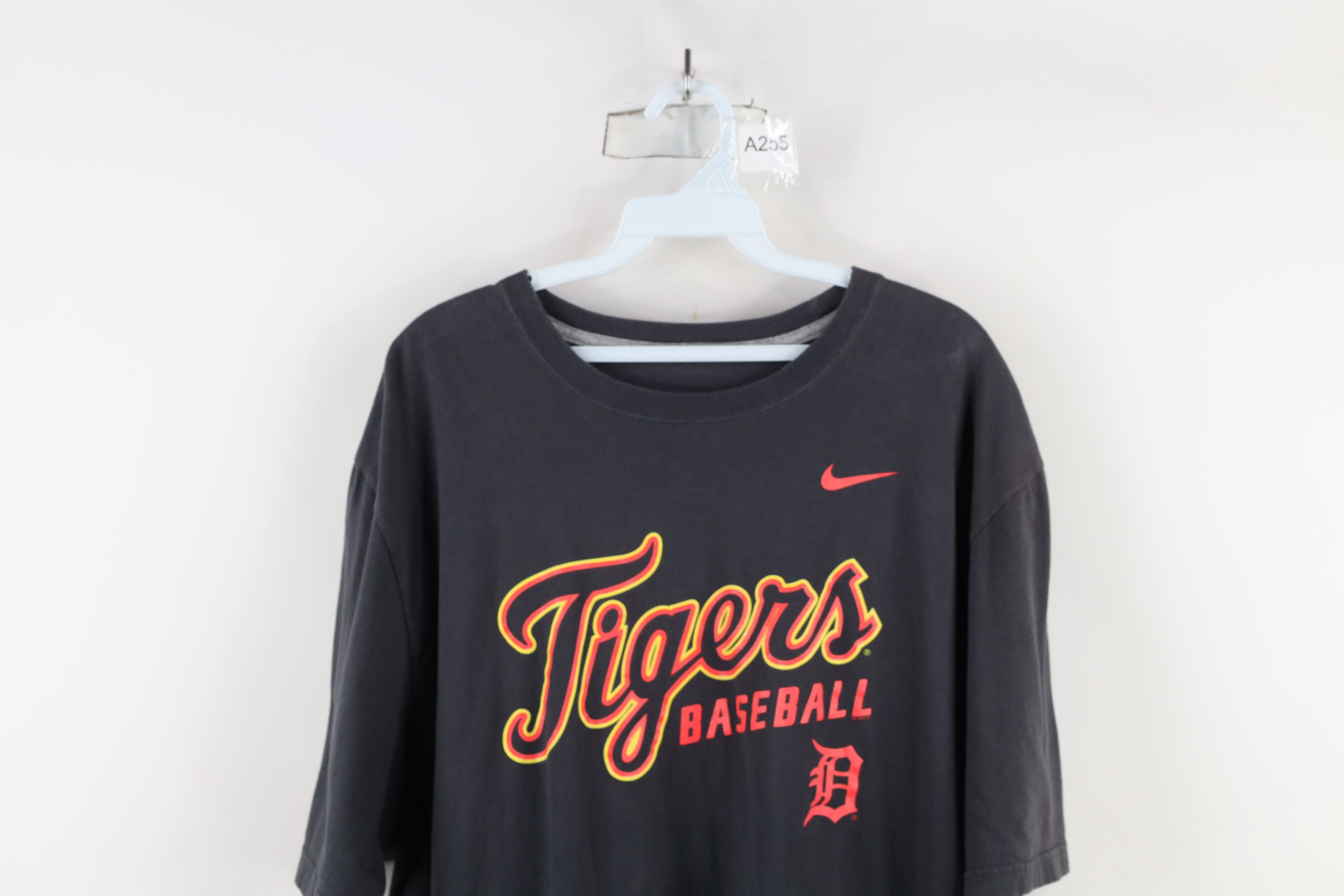 Nike × Vintage Y2K Nike Spell Out Script Detroit Tigers Baseball T-Shirt Size US XXL / EU 58 / 5 - 2 Thumbnail