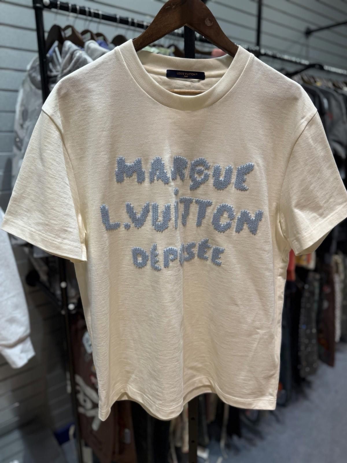 Louis Vuitton Men’s White Louis Vuitton Shirt Size Large Embroidery $1200 Size US L / EU 52-54 / 3 - 11 Thumbnail