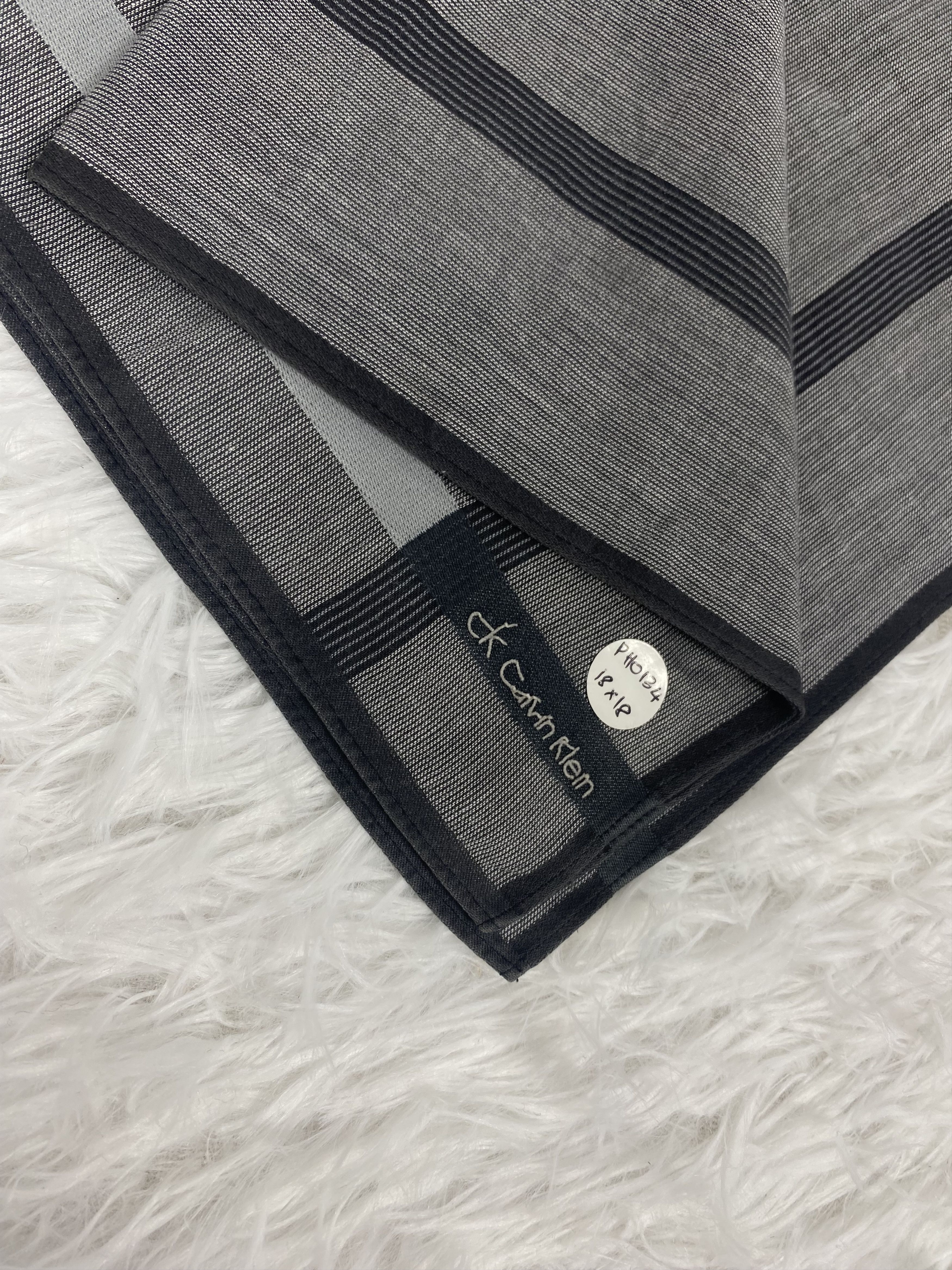 Calvin Klein Vintage Calvin Klein Handkerchief PH0134 Size ONE SIZE - 2 Thumbnail