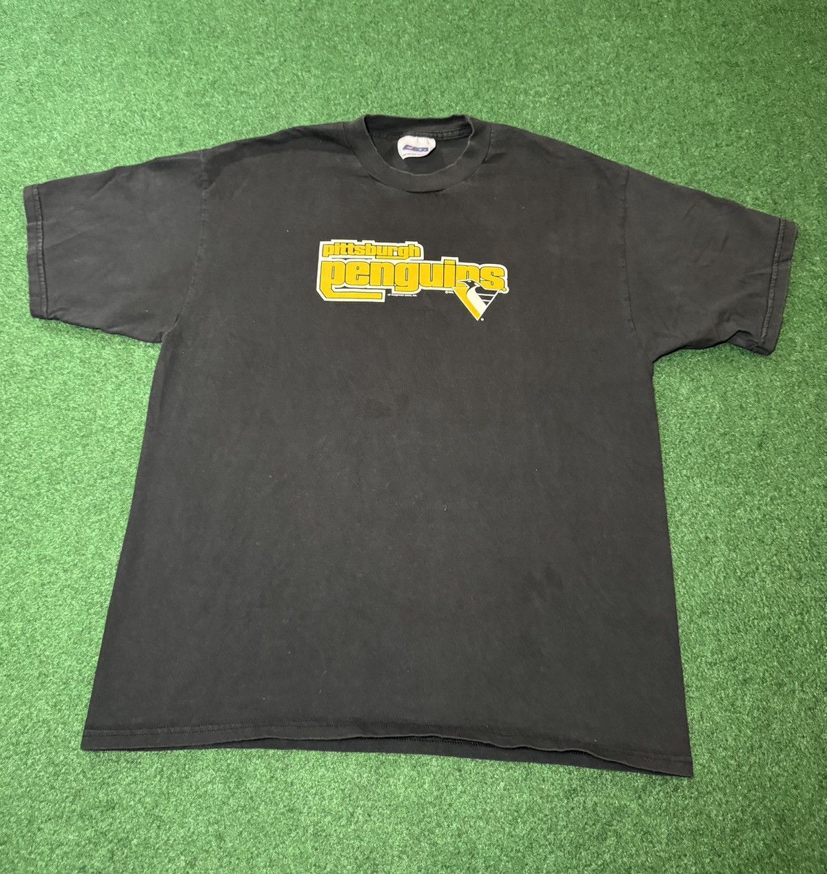 CSA Vintage 90s Pittsburgh Penguins Retro Logo Hockey T Shirt Size US XL / EU 56 / 4 - 1 Thumbnail
