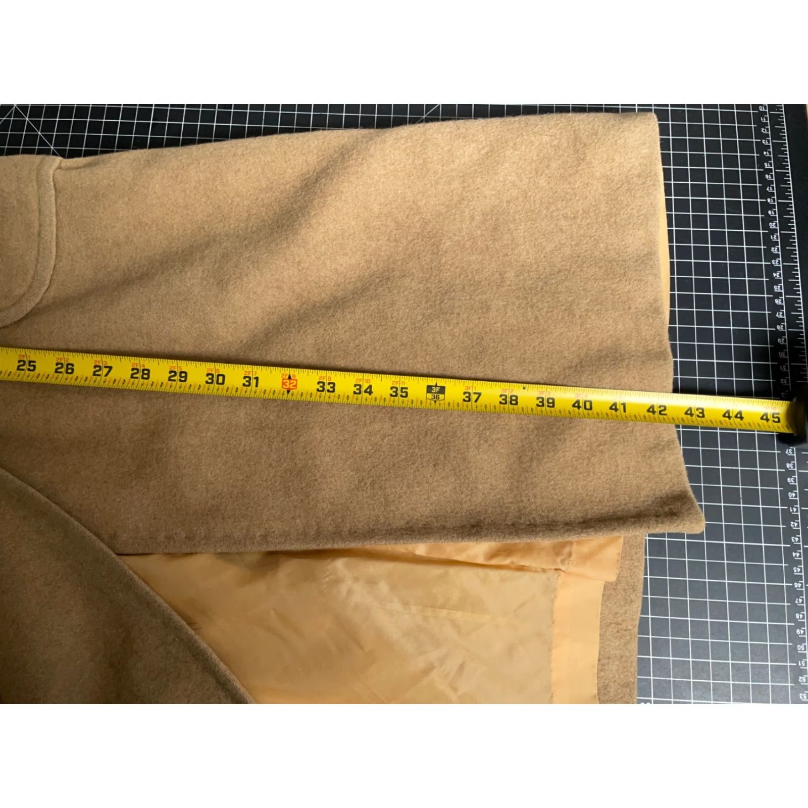 Camel VINTAGE Ullmann Camel Hair Double Breasted Belted Trench Coat Women's 6 / Small Beige Coat Size M / US 6-8 / IT 42-44 - 7 Thumbnail