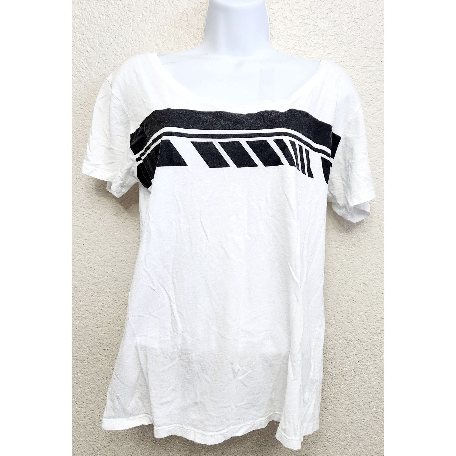 Other Fabletics White Black Graphic Print Short Sleeve Top Small Size S / US 4 / IT 40 - 1 Thumbnail
