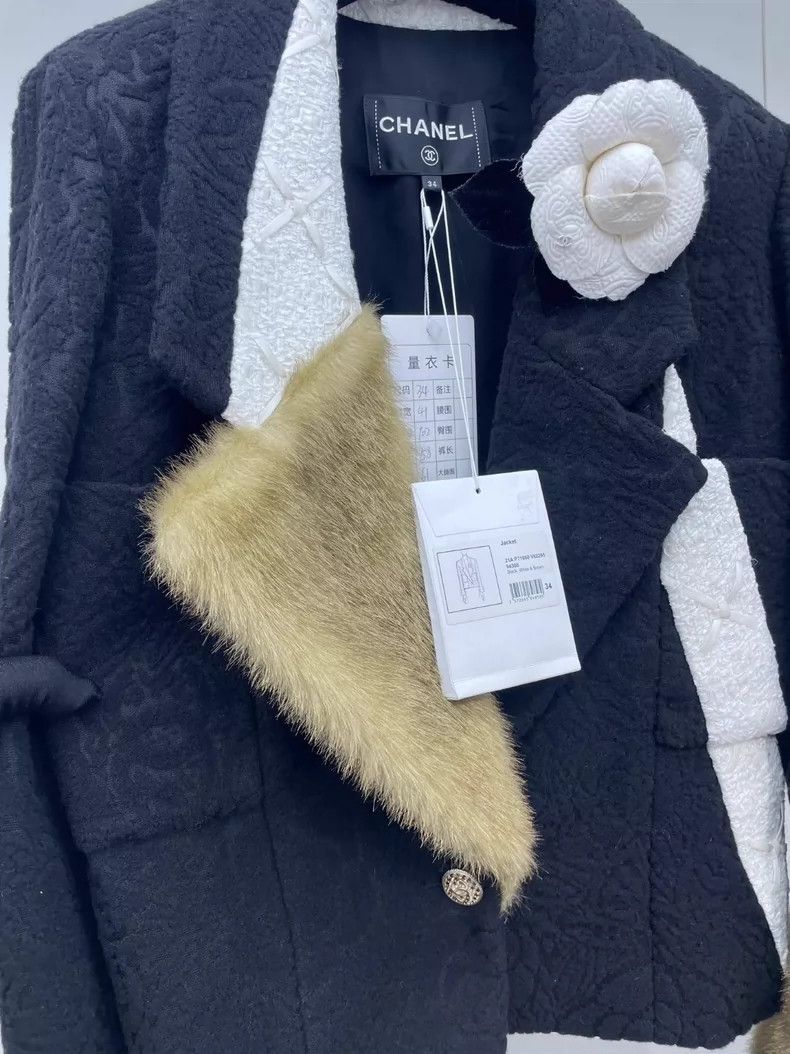Chanel Chanel 21A Women's Castle Camellia Jacket 2504-Nextarrow Size XXS / US 00 / IT 34 - 5 Thumbnail