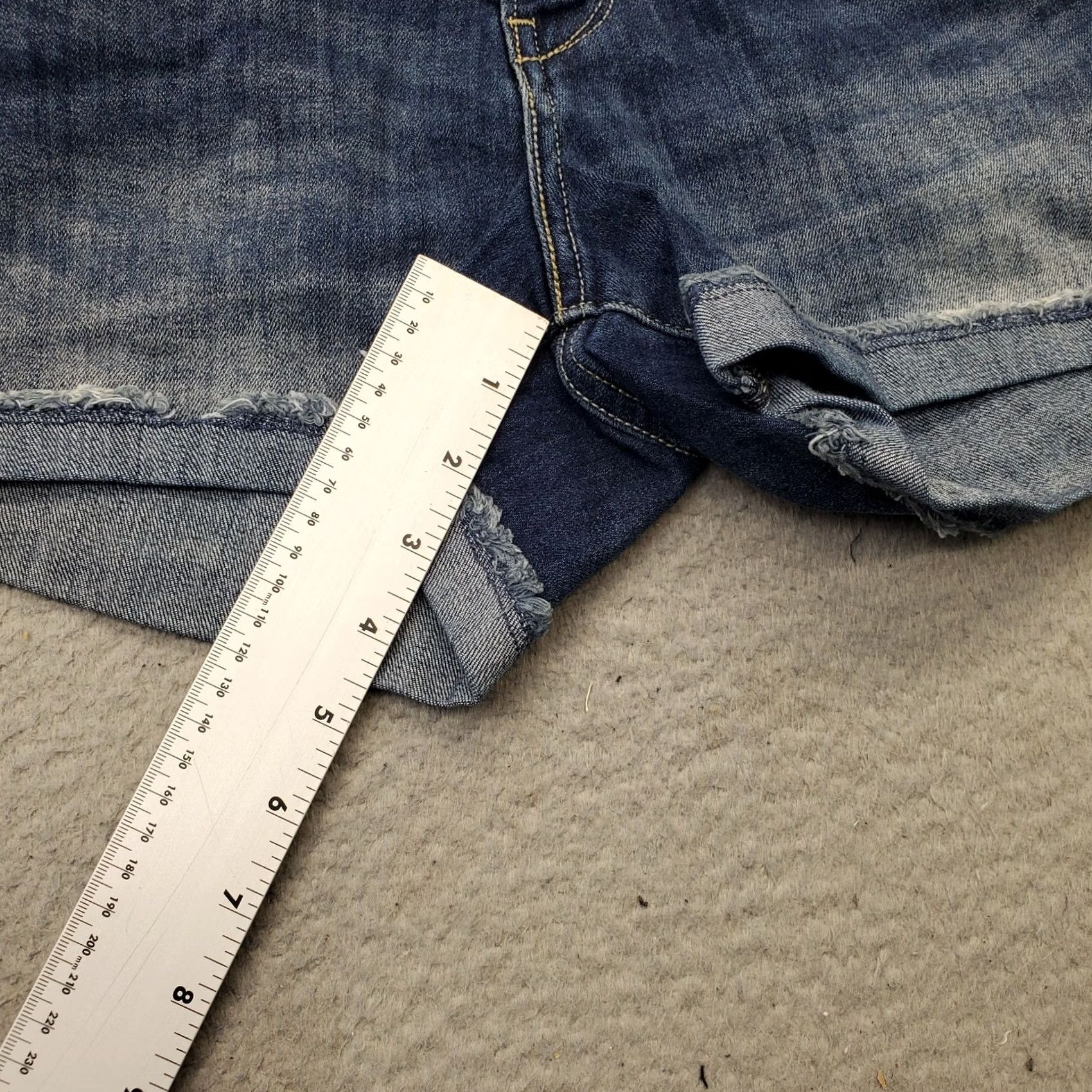 Levi's Levi's Womens Blue Denim Stretch Jean Shorts High Rise Cuffed Hem Whiskered 2 Size 26" / US 2 / IT 38 - 5 Thumbnail