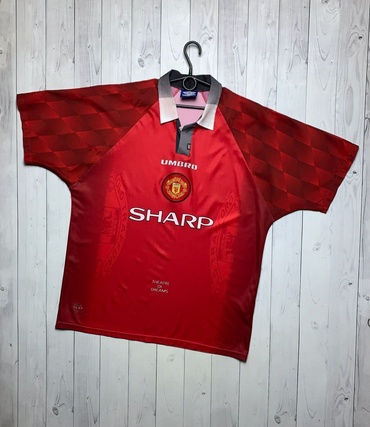 Vintage Umbro Manchester United soccer jersey red logo XL