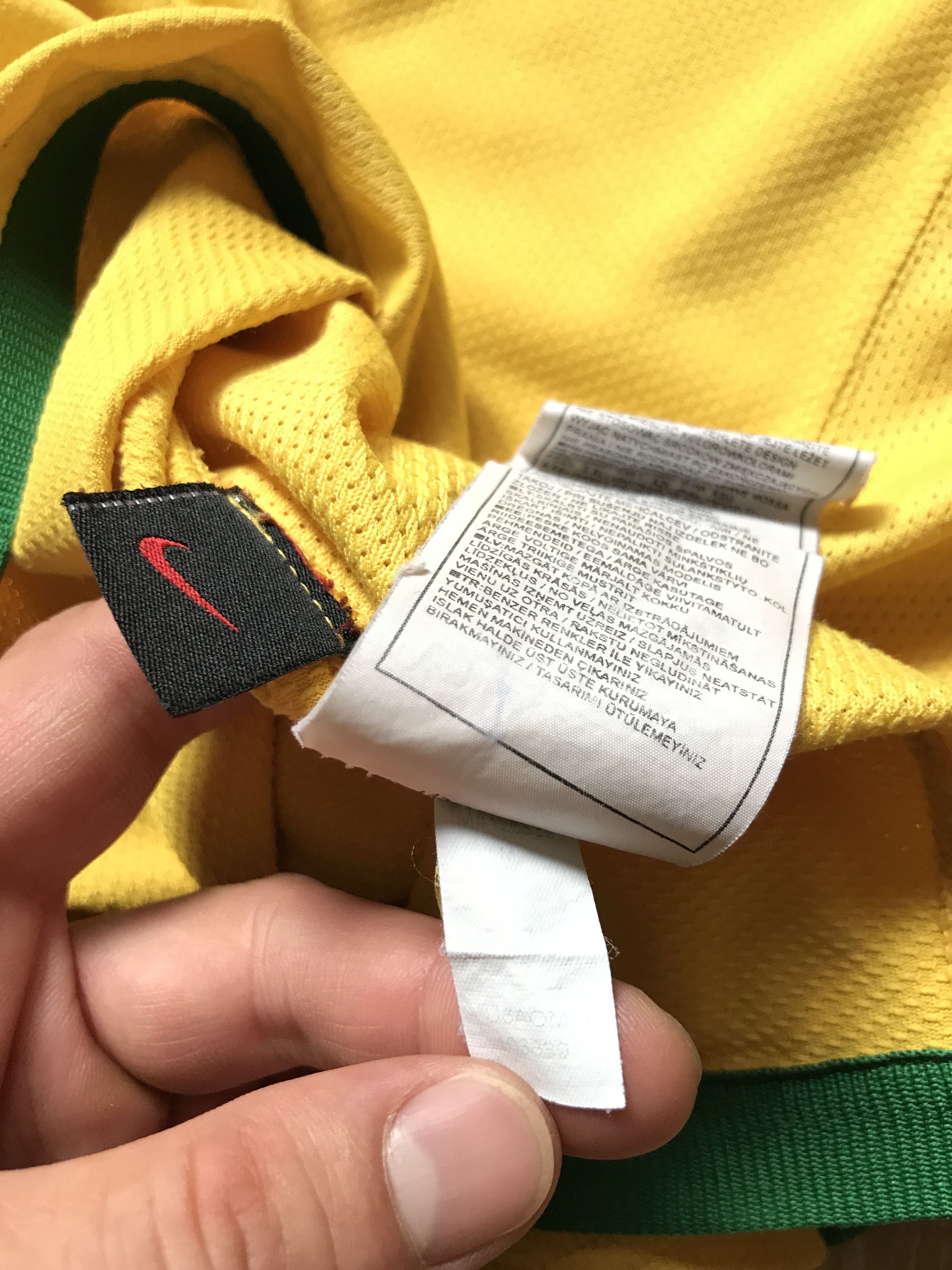 Nike × Vintage Vintage Nike Brazil Football Shirt 2006 Size US S / EU 44-46 / 1 - 8 Thumbnail