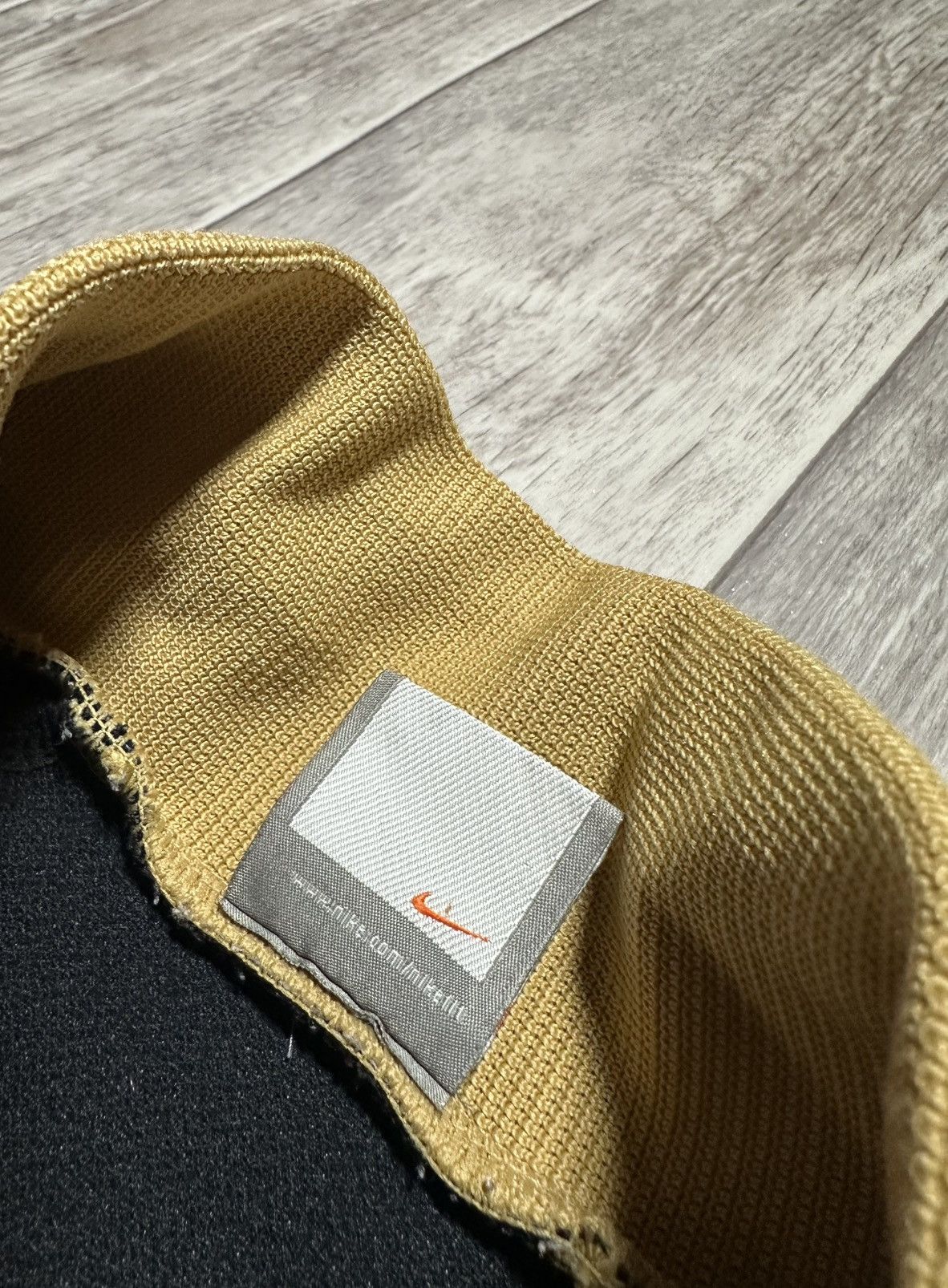 Nike Vintage Nike Track Top Jacket Gold Logo Drill y2k Size US L / EU 52-54 / 3 - 8 Thumbnail