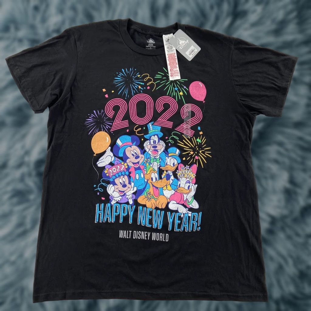 Disney VINTAGE Disney T-Shirt Adult XL Black Mickey Mouse Happy New Year 2022 Cartoon Unisex Size US XL / EU 56 / 4 - 1 Thumbnail