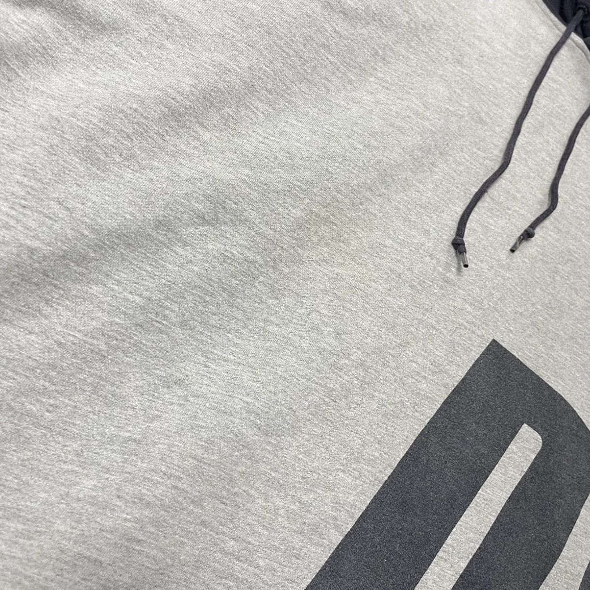 DKNY DKNY Jeans Big Logo Colourblock Hoodie Size US L / EU 52-54 / 3 - 7 Thumbnail