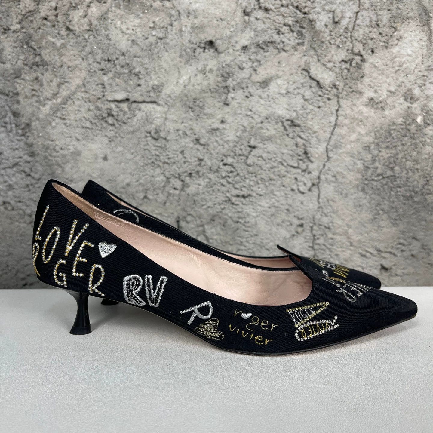 Roger Vivier RV Kitten Heel Pumps Size 36 Size US 5.5 / IT 35.5 - 2 Thumbnail