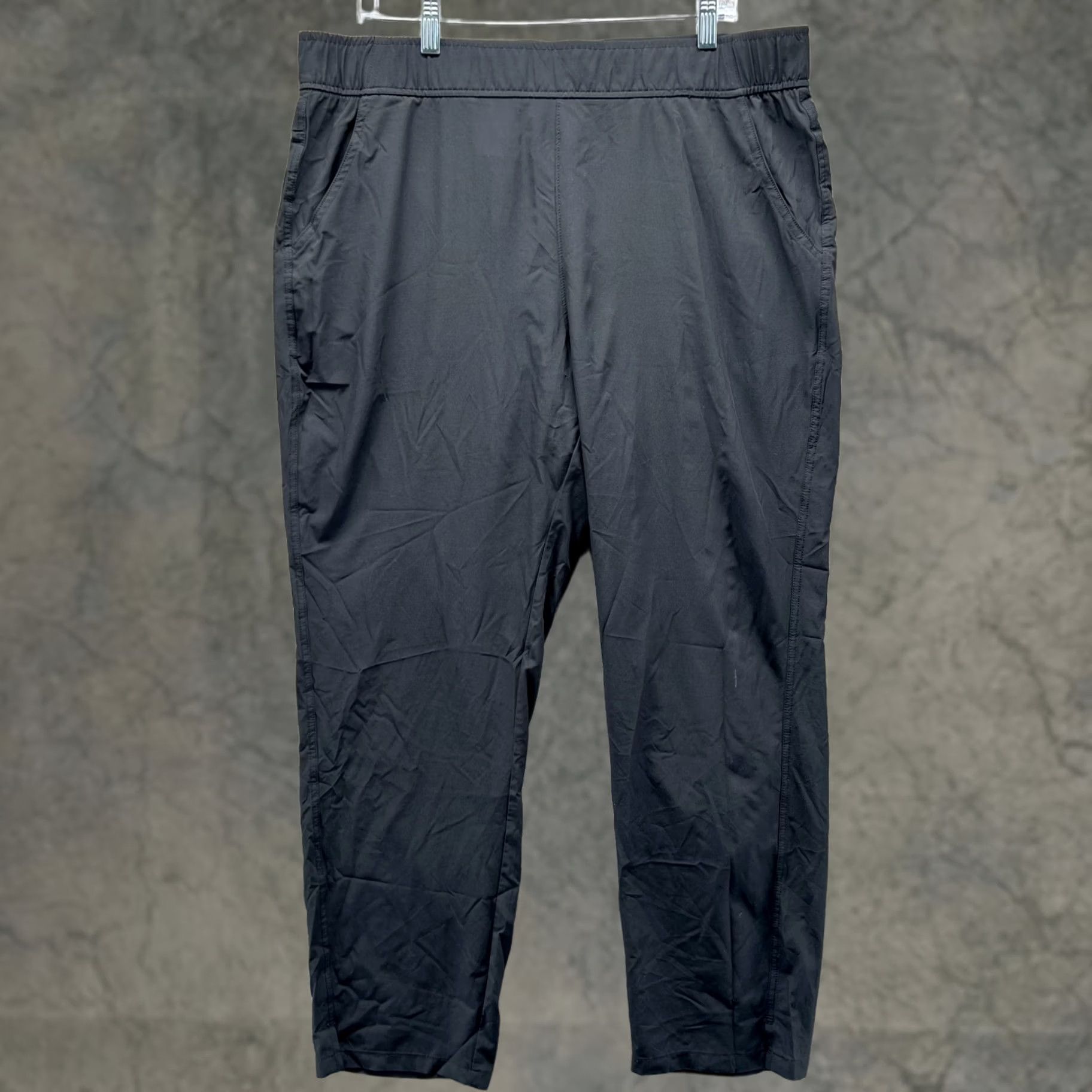 Eddie Bauer Eddie Bauer Pants Womens XL Black Elastic Waist Lightweight Knit Regular Inseam 30 in Straight Style Sweatpants Bag Logo Size 40" / US 18 - 1 Thumbnail