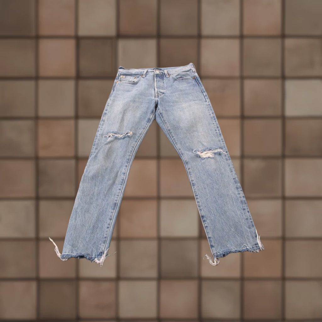 Levi's Levi's 501 Jeans Womens 27 Skinny Regular Blue Denim High Rise Distressed Color: Blue 501 Series Womens Jeans Size 30" / US 8 / IT 44 - 1 Thumbnail