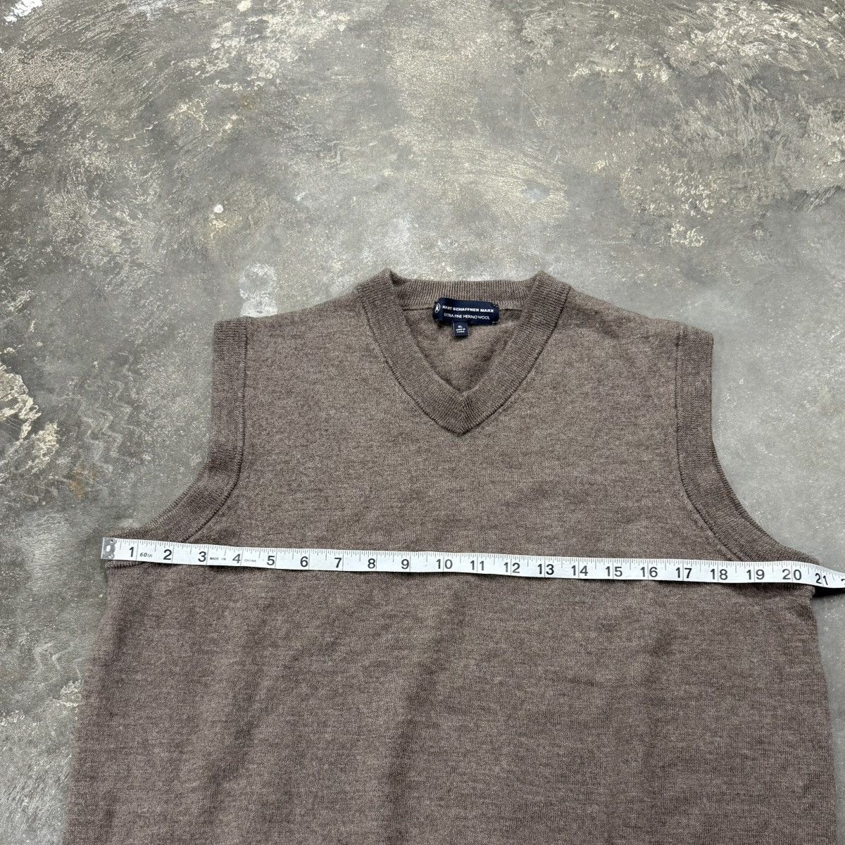 Hart Schaffner Marx Hart Schaffner Marx Merino Wool V-Neck Sweater Vest Size US XL / EU 56 / 4 - 4 Thumbnail