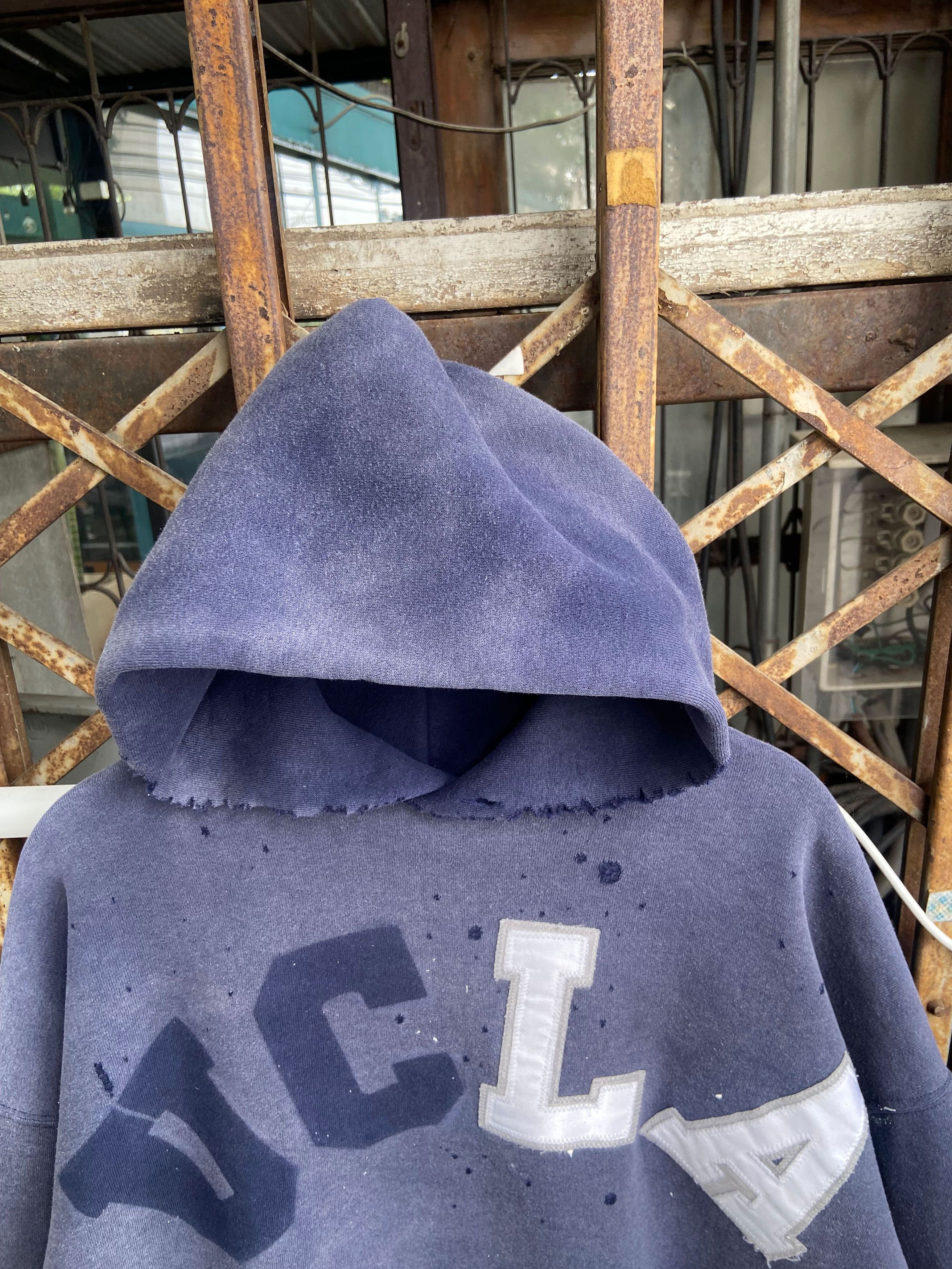Russell Athletic 90s Vintage Thrashed Russell ”UCLA“ Hoodie Size US XL / EU 56 / 4 - 8 Thumbnail