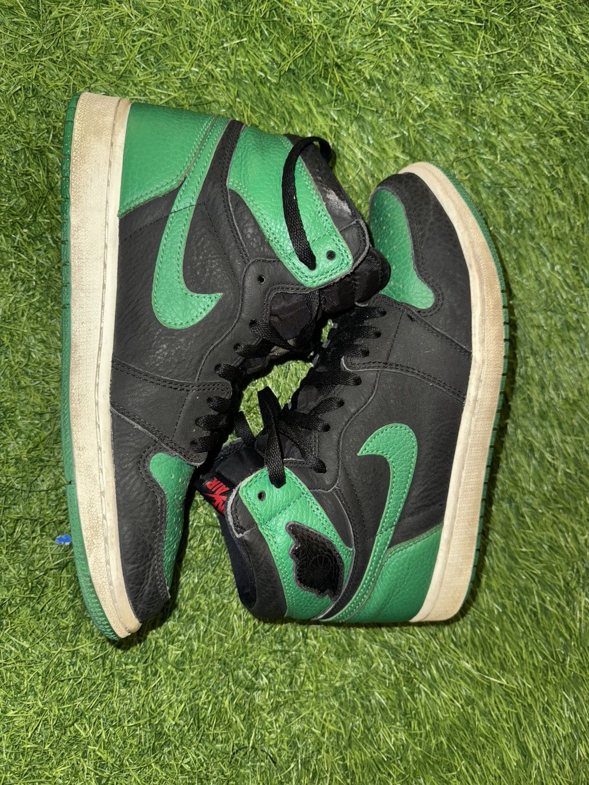 Nike Air Jordan 1 Retro High OG Pine Green 2.0 Sneakers Size US 9 / EU 42 - 6 Thumbnail