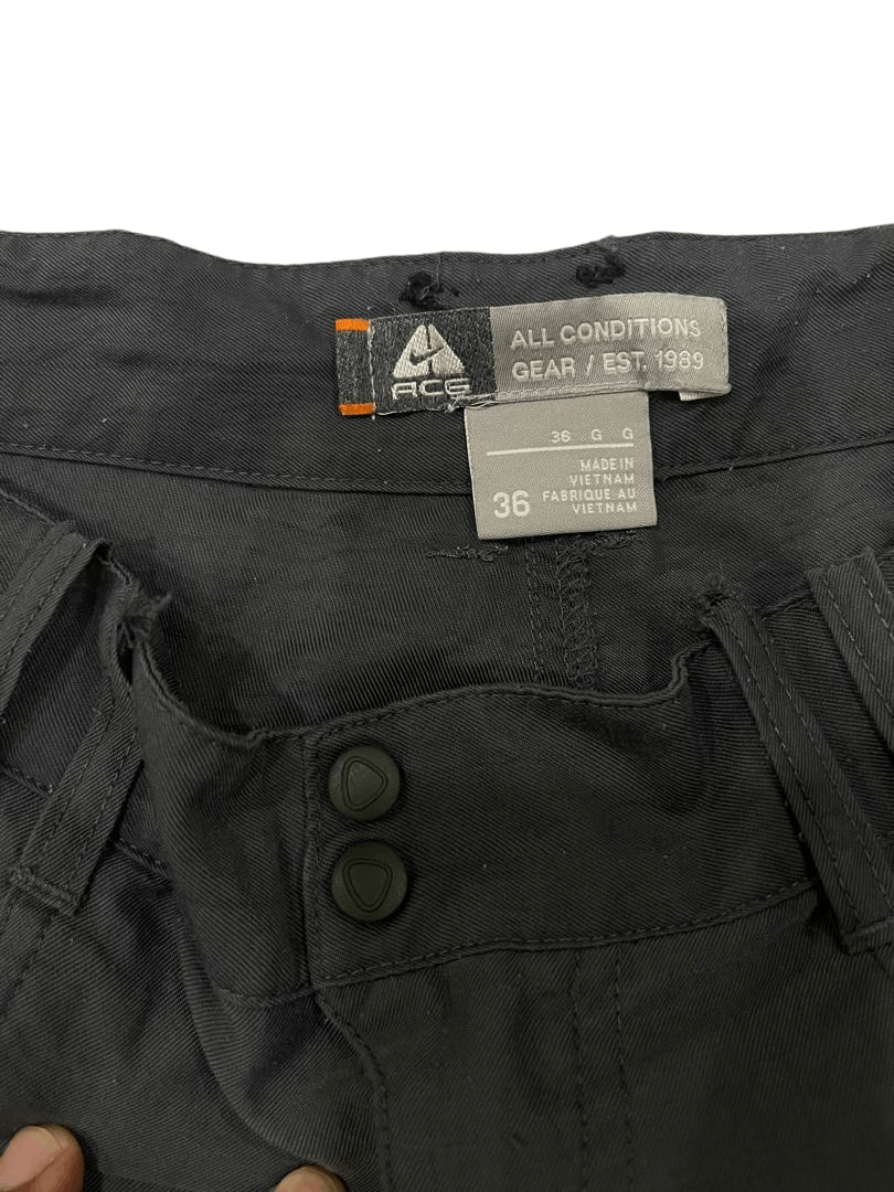 Nike ACG × Vintage 🔥 VERY NICE !! VINTAGE NIKE ACG SHORT PANT Size US 35 - 3 Thumbnail
