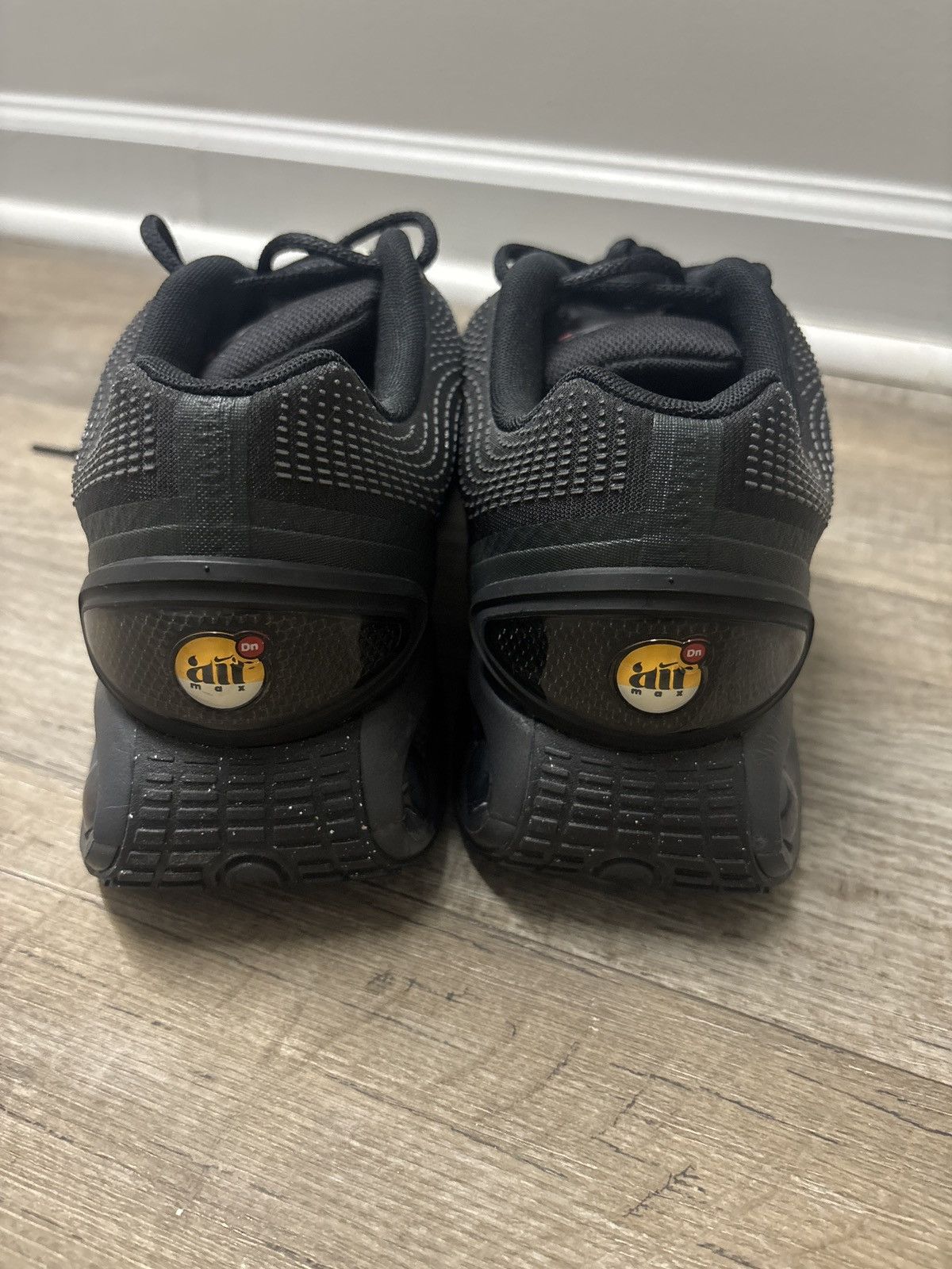 Nike Nike Air Max DN Black/dark grey Size US 13 / EU 46 - 4 Thumbnail