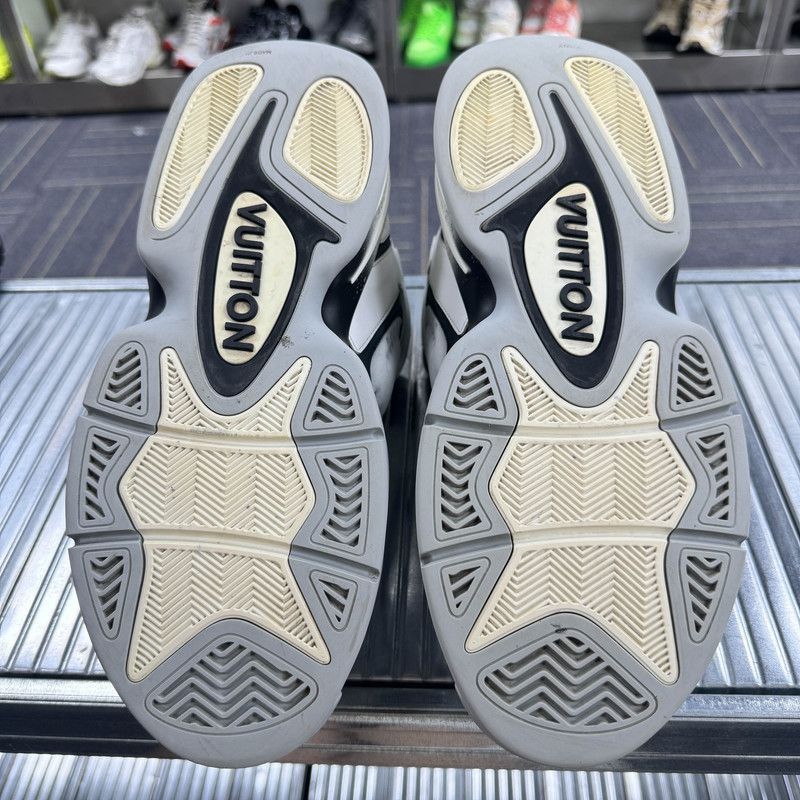 Louis Vuitton Louis Vuitton Trainer 2 High Top Sneakers -2508 Size US 9 / EU 42 - 4 Thumbnail