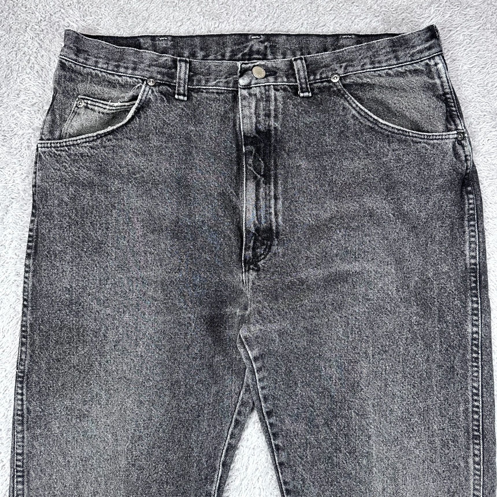 Wrangler VINTAGE Wrangler Rugged Wear Jeans 35x33 Black USA Mens Regular 90s Cowboy USA 5-Pocket Denim Jeans Size US 35 - 2 Thumbnail