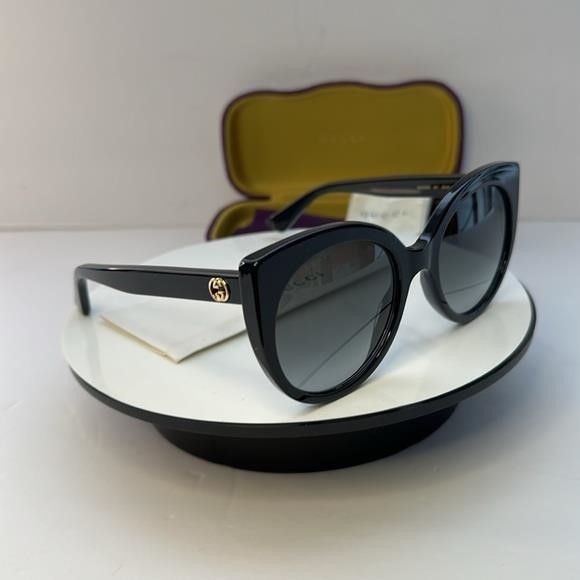 Gucci New Authentic Gucci Cat Eye Black/Grey 55 mm Women's Sunglas Size ONE SIZE - 1 Thumbnail