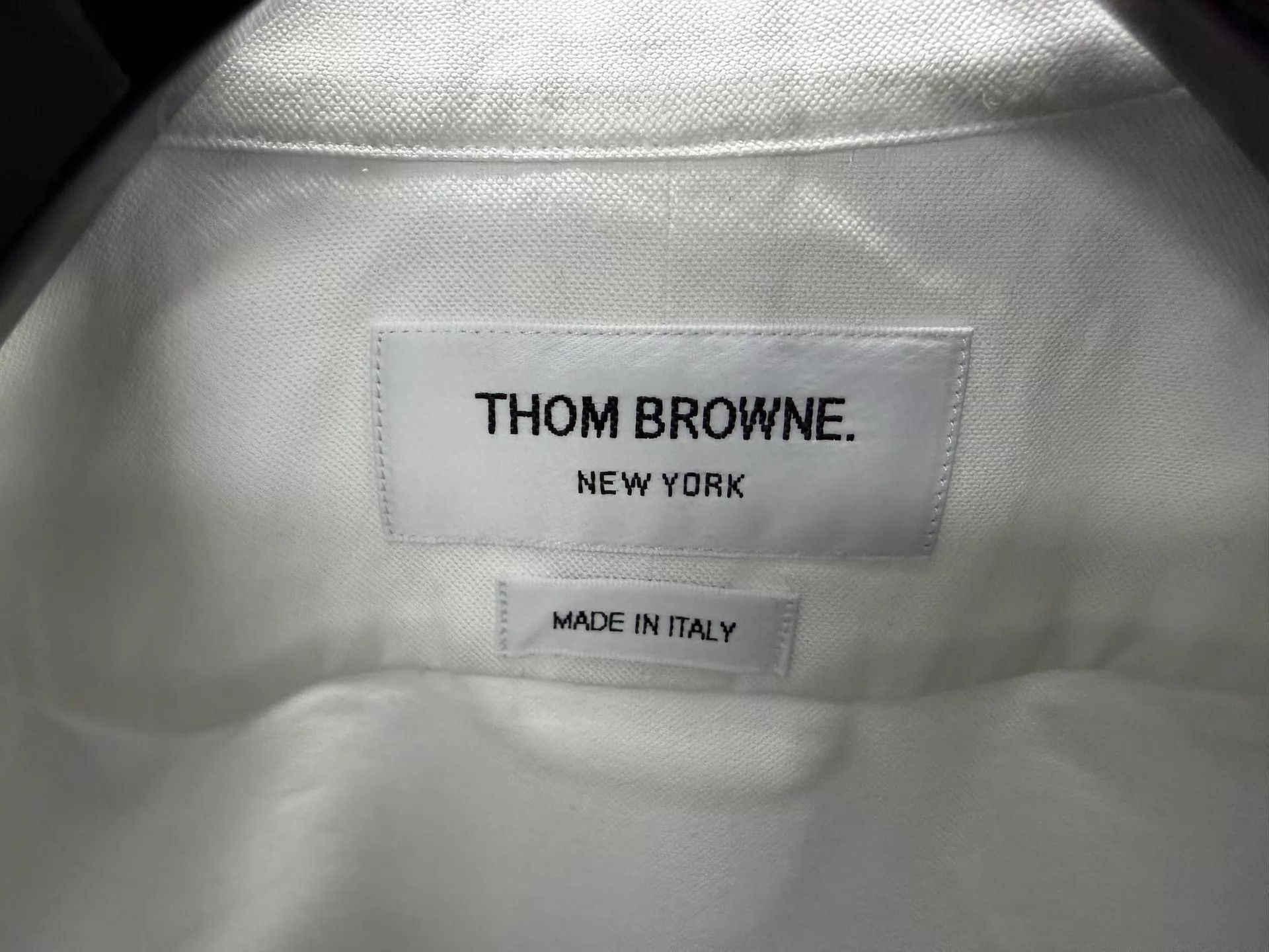 Thom Browne Thom Browne White Oxford Shirt Tri-Color Logo Size 2 Size US M / EU 48-50 / 2 - 3 Thumbnail