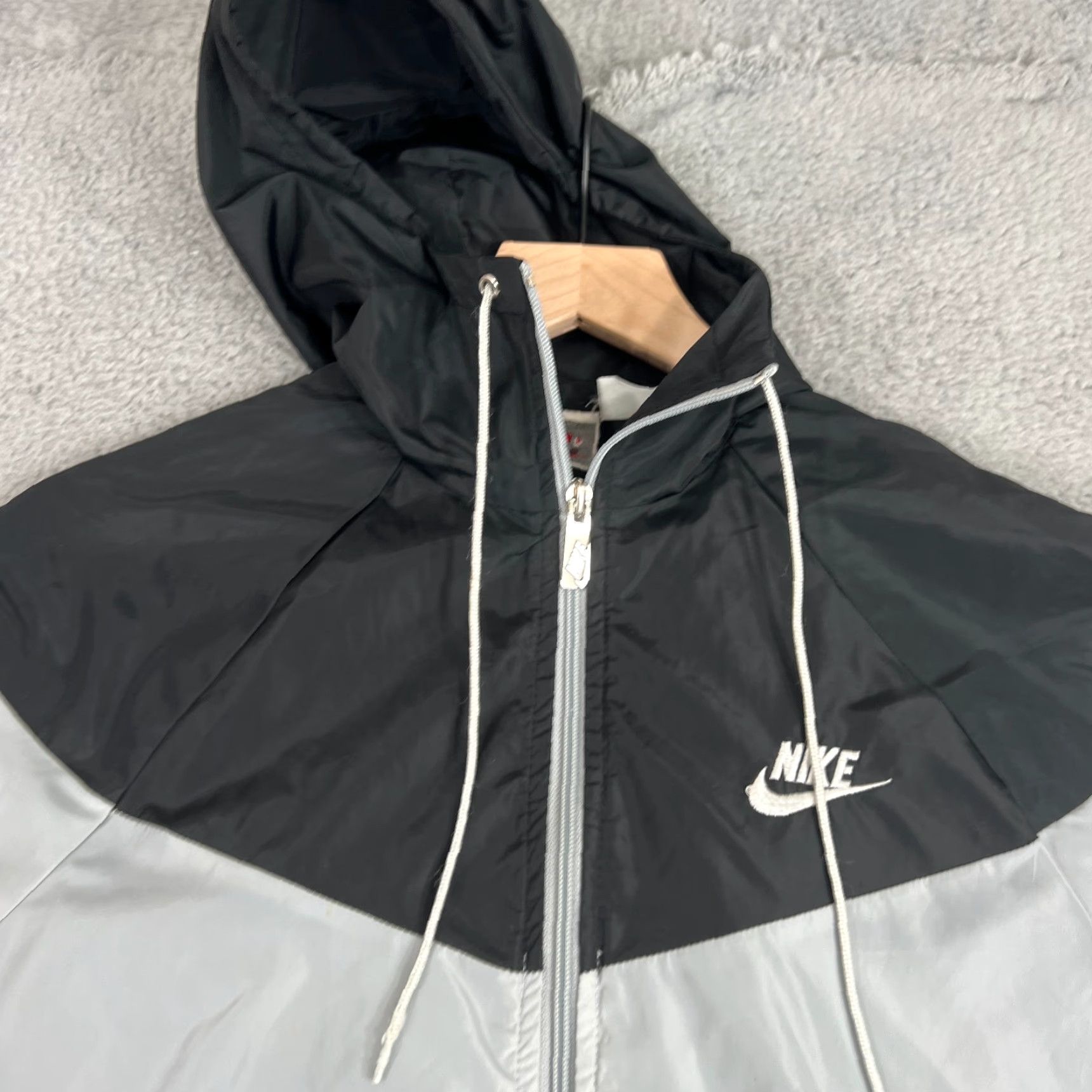 Nike VTG Nike Black Colorblock Jacket Windbreaker Mens S Hooded 90s Logo Zip Nylon Mid-Length Lightweight Casual Streetwear Size US S / EU 44-46 / 1 - 2 Thumbnail