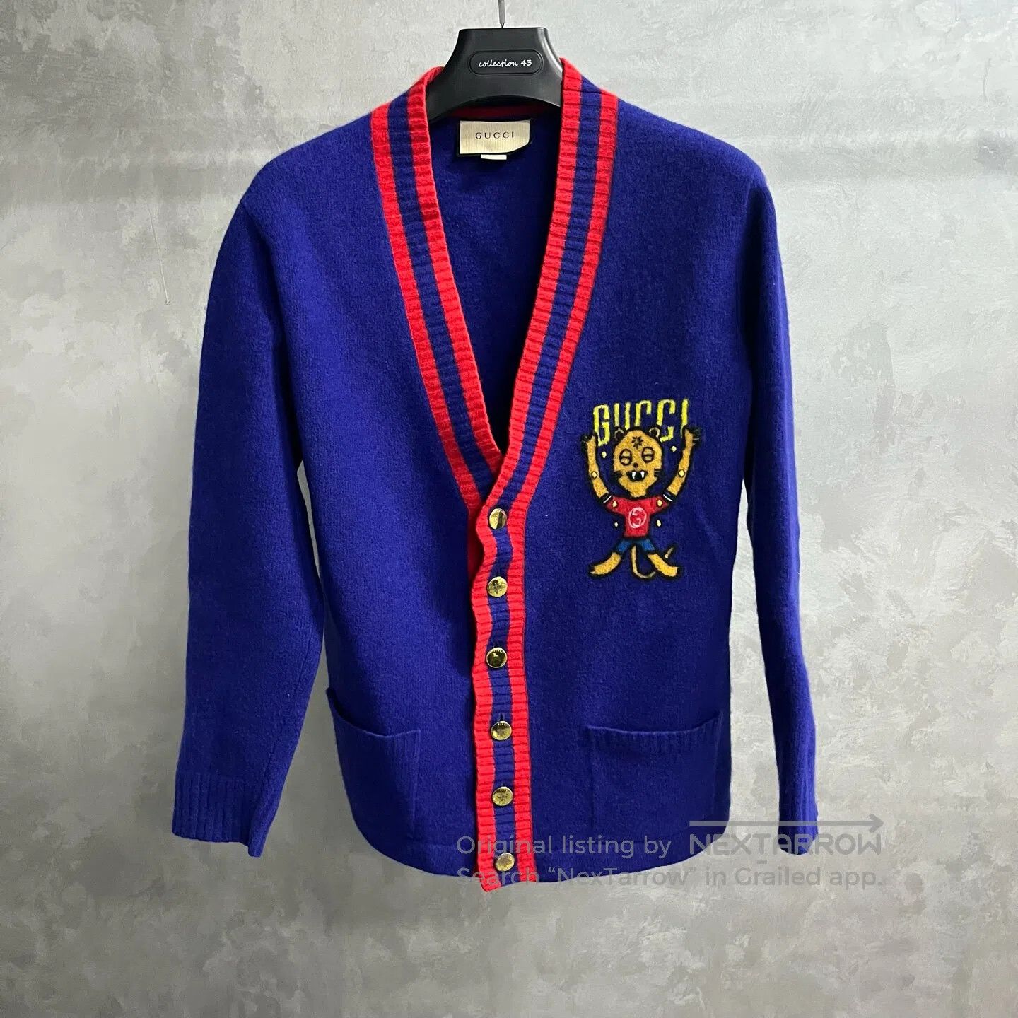 Gucci Guicci Logo-embossed, single-row buttoned V-neck long-slee Size US L / EU 52-54 / 3 - 1 Thumbnail