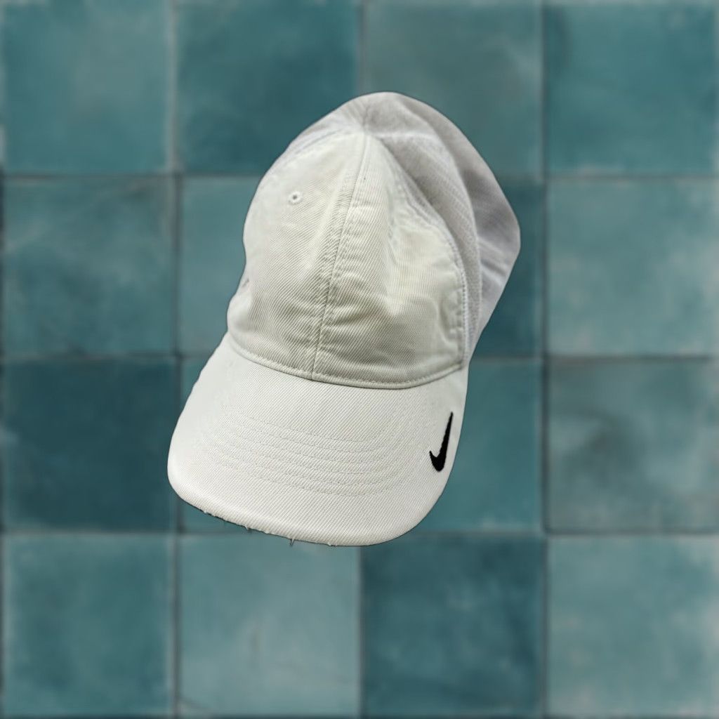 Nike VINTAGE Nike Golf Hat Men’s OZ Flexfit White Men's One Size White Golf Hat OZ Flexfit Nike Hat Mens White Vintage Size ONE SIZE - 1 Thumbnail