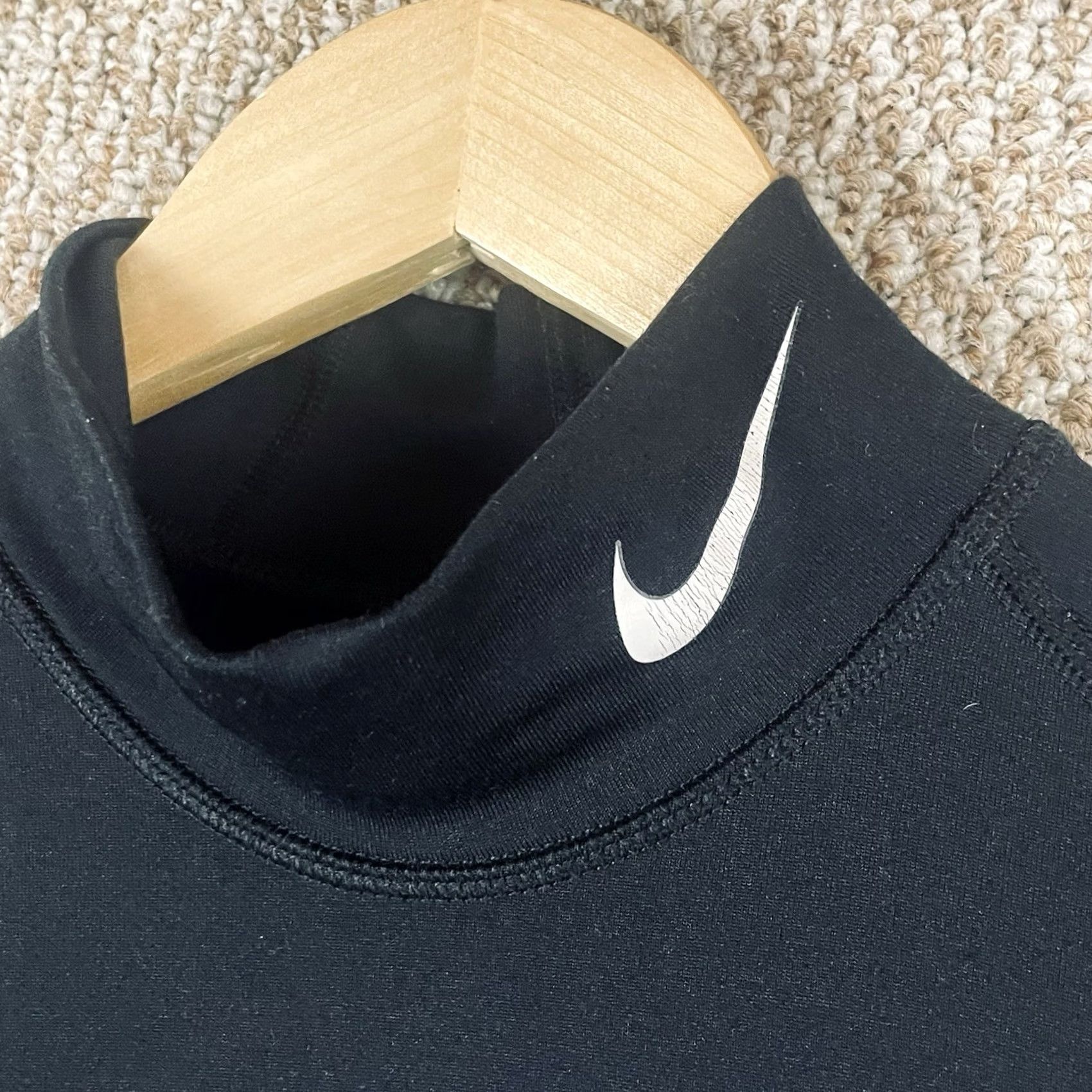 Nike Nike Pro Womens M Black Long Sleeve Athletic Compression Top D8 Size M / US 6-8 / IT 42-44 - 2 Thumbnail