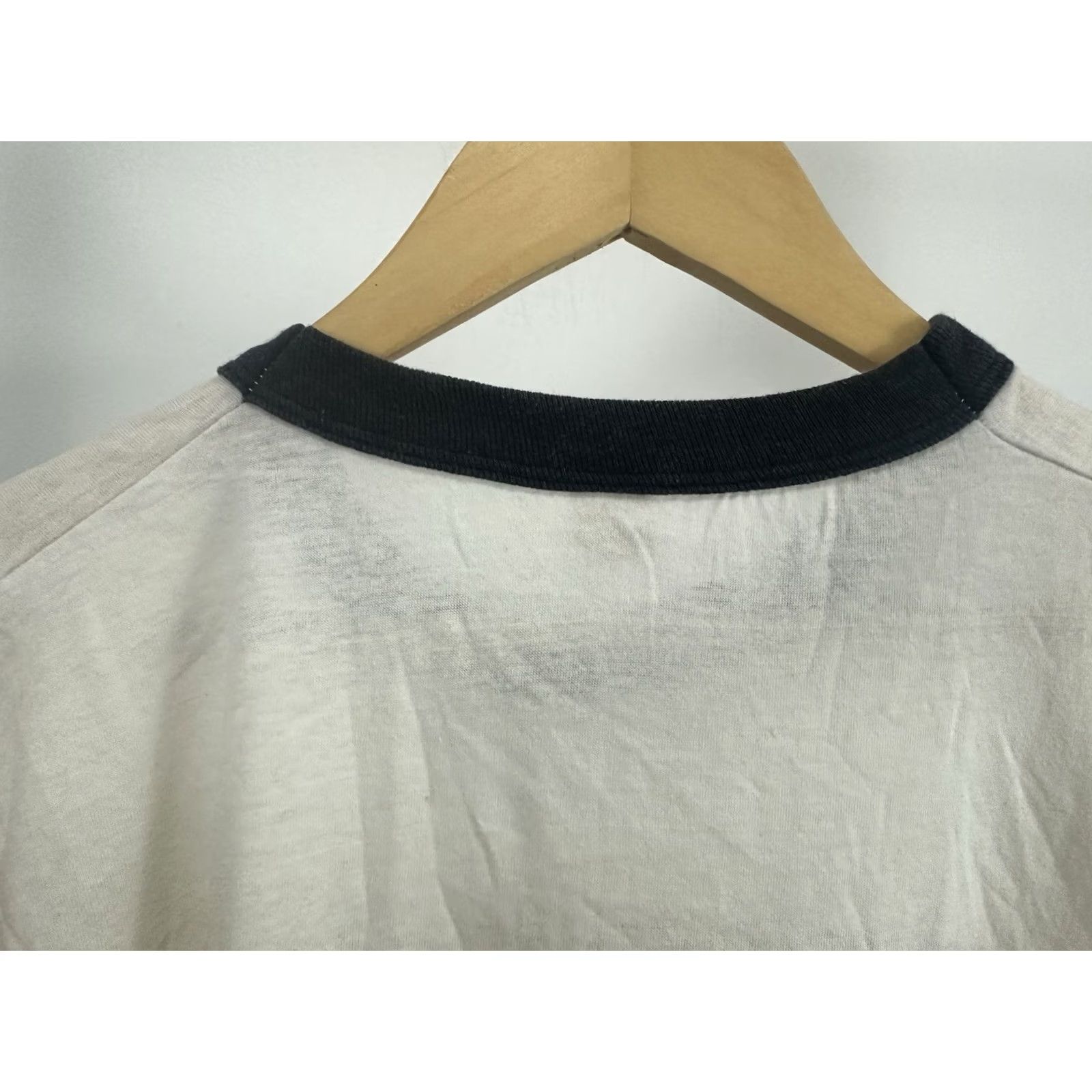 Vintage VTG 80s John Henry Plug Tobacco Bluegrass 1986 Ringer Paper Thin T-Shirt Size L Shirt Mens White Nike Size US L / EU 52-54 / 3 - 7 Thumbnail