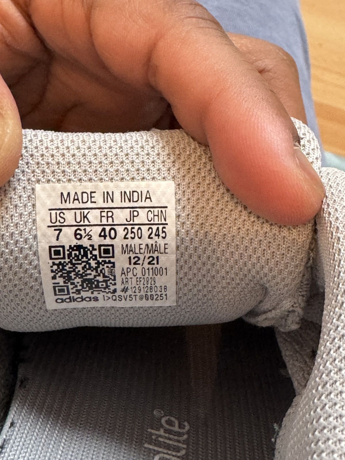 Yeezy Yeezy 700v2 static Size US 7 / EU 40 - 7 Thumbnail