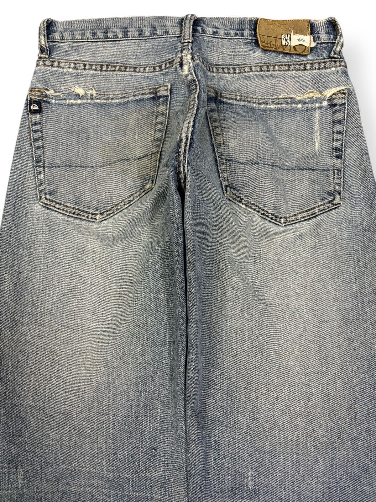 Quiksilver Vintage Quiksilver Light Washed Regular Fit Distressed Jeans Size US 29 - 10 Thumbnail