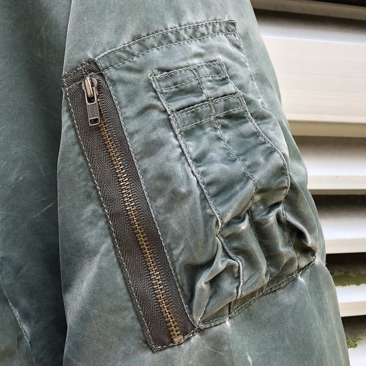 Vintage Vintage Sun Faded Ma-1 Bomber Jacket By Uniqlo Size US XL / EU 56 / 4 - 6 Thumbnail