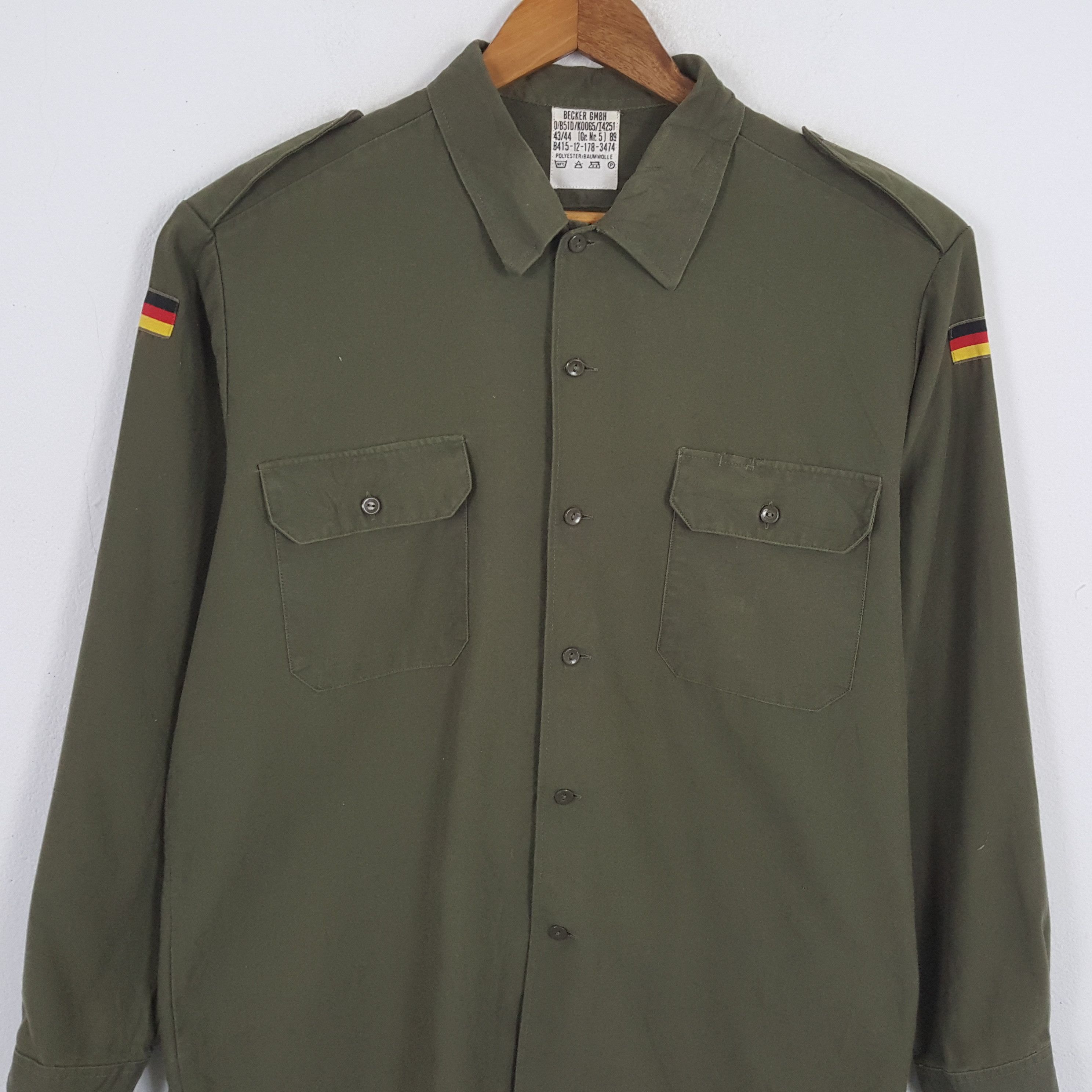Vintage Vintage GERMANY Military Custom Style Brand Shirts Size US L / EU 52-54 / 3 - 4 Thumbnail