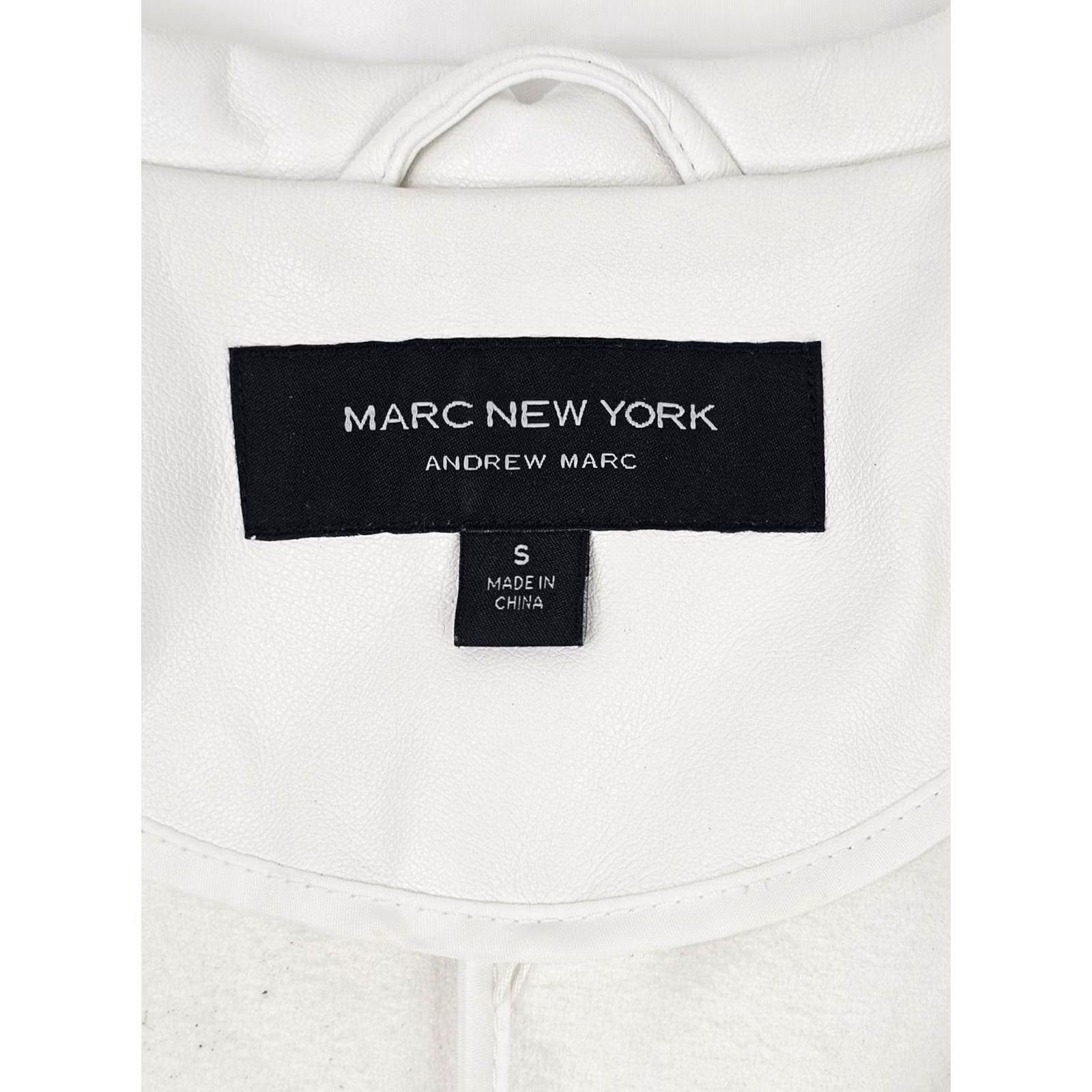 Andrew Marc VINTAGE Andrew Marc New York Belted Vest Women S White Open Cardigan EUC Size S / US 4 / IT 40 - 2 Thumbnail