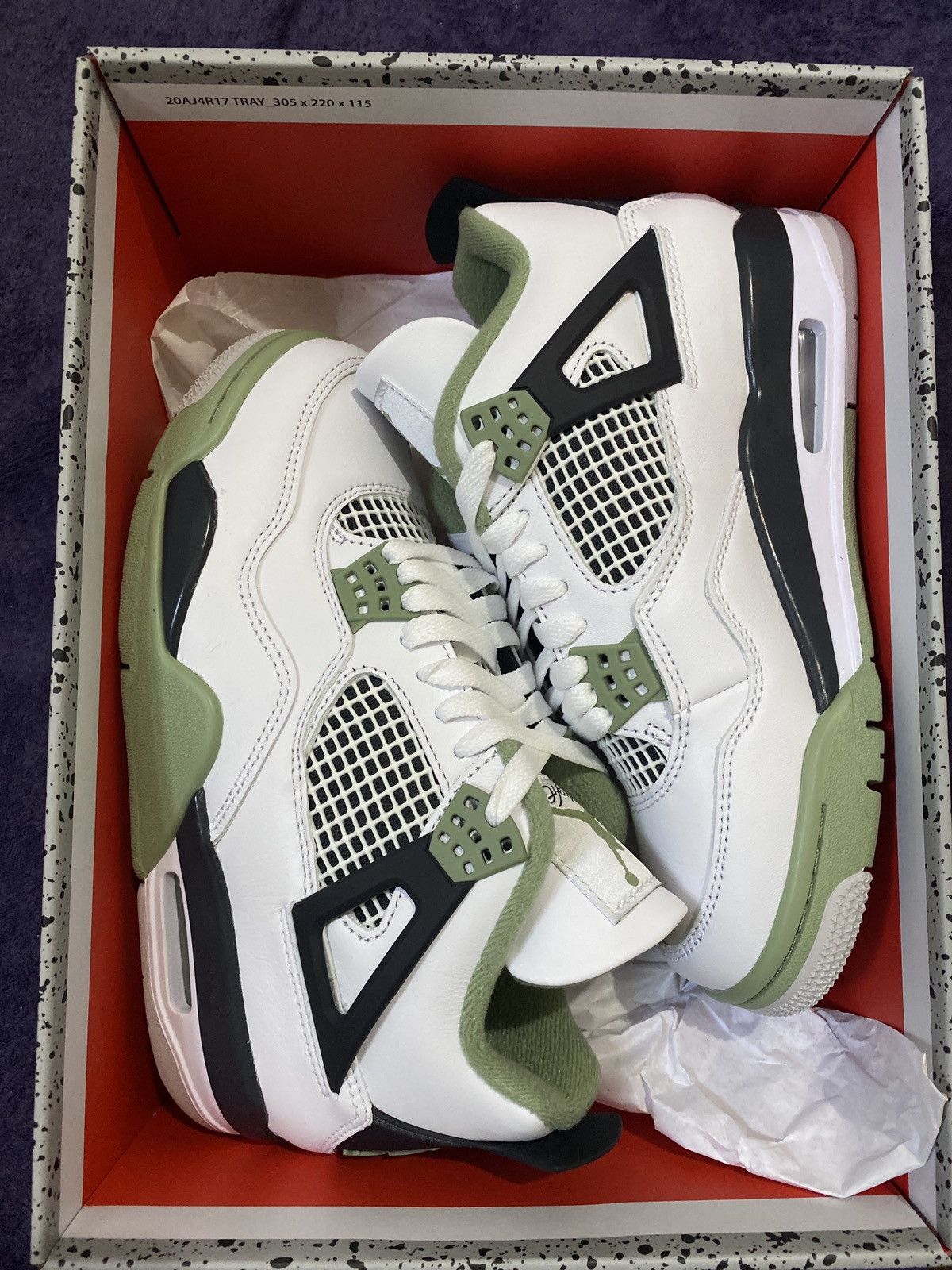 Jordan Brand Jordan 4 Retro Seafoam (Women) Size US 5 / EU 37 - 12 Thumbnail