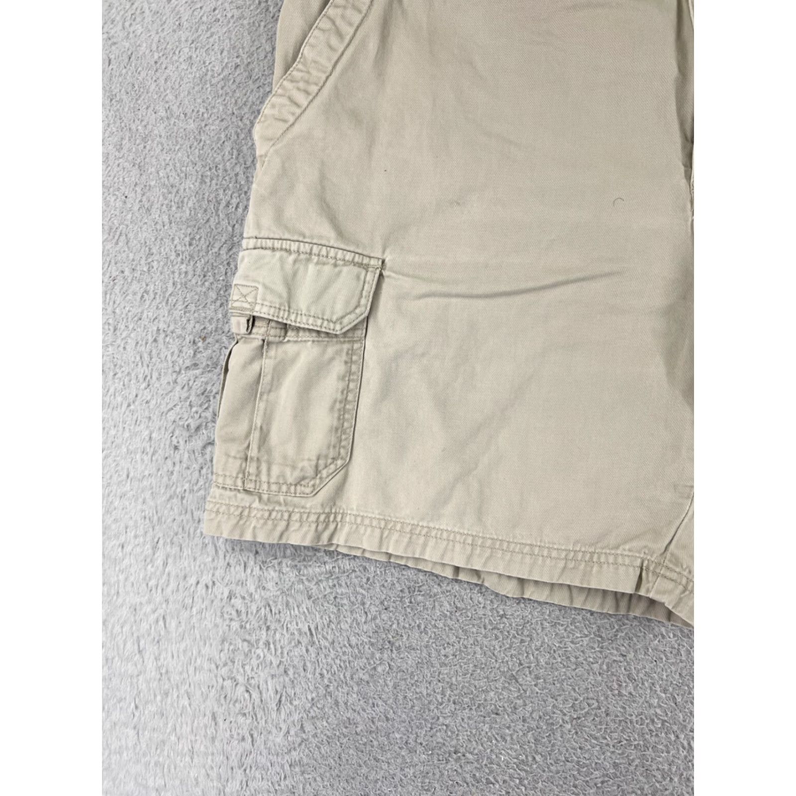 Vintage Columbia Men Cargo Shorts 40 Beige Cotton Twill Hiking Camping Fishing 40x7 Cargo Pocket Belted Regular Inseam 7 in Beige Mens Shorts Size US 40 / EU 56 - 5 Thumbnail