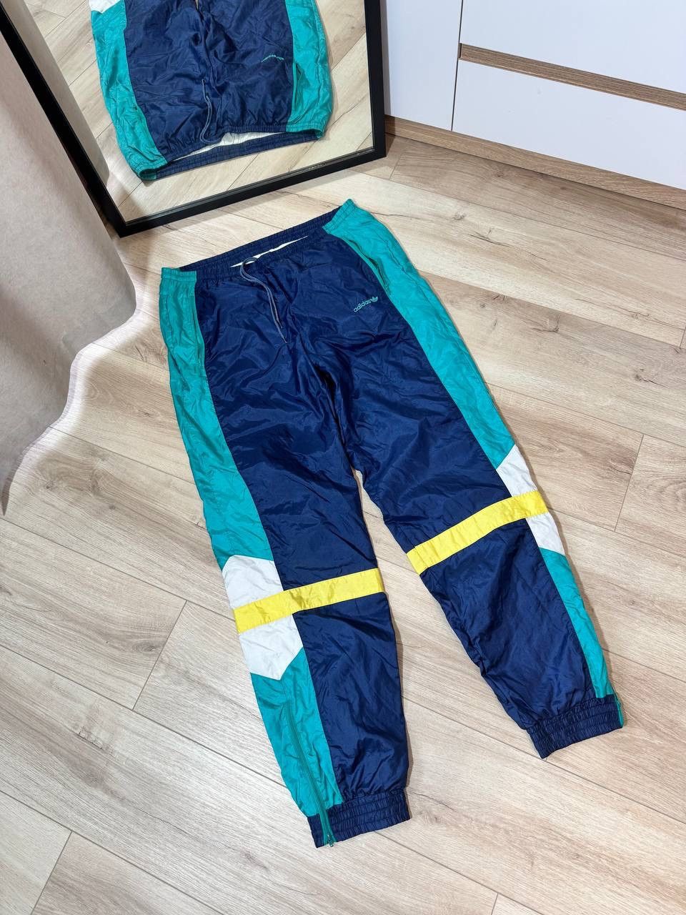 Adidas Vintage 90s Adidas Track Suit Made In Taiwan Size L Size US L / EU 52-54 / 3 - 8 Thumbnail