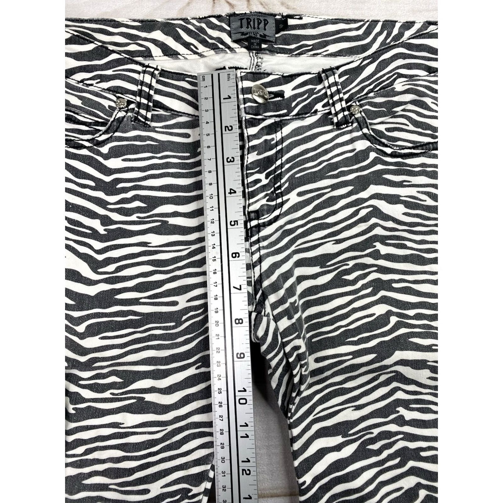 Tripp NYC Daang Goodman Tripp NYC Pants Womens Jr Sz 9 Zebra Print Low Rise Stretch Grunge Size 30" / US 8 / IT 44 - 5 Thumbnail