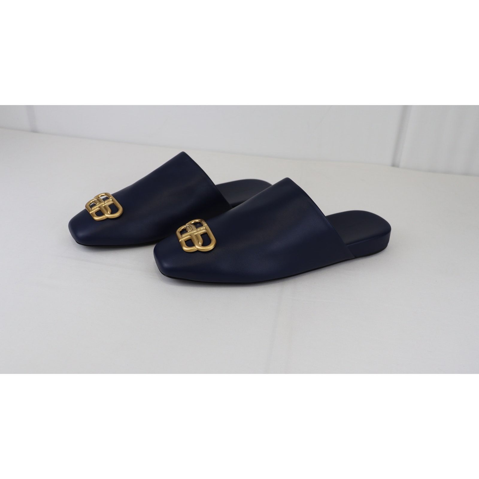 Balenciaga o1rshd1 Shiny Soft Calfskin Cosy BB Mule in Navy/Gold Size US 7 / EU 40 - 5 Thumbnail