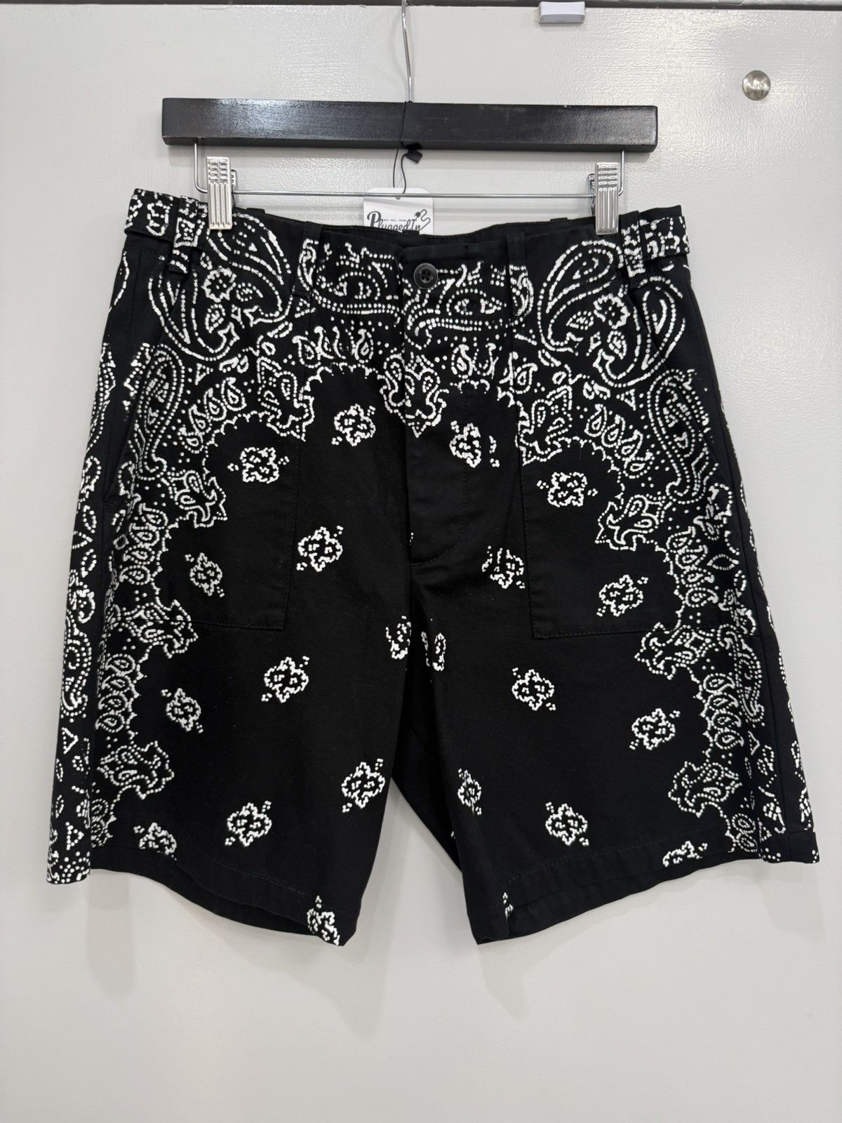 Amiri Amiri Bleached Bandana Shorts Size US 30 / EU 46 - 1 Thumbnail
