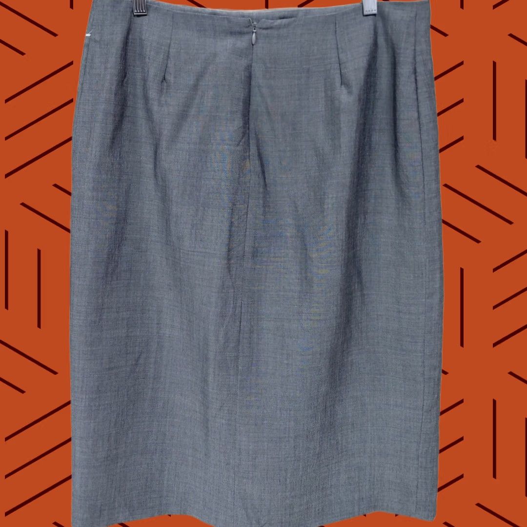 DKNY DKNY Wool Blend Mohair Skirt Gray Solid Lined Women Size 14 Italy Knee Length A-Line Pair with Blouse/Blazer for Business Formal Fall Winter Size 36" / US 14 / IT 50 - 1 Thumbnail