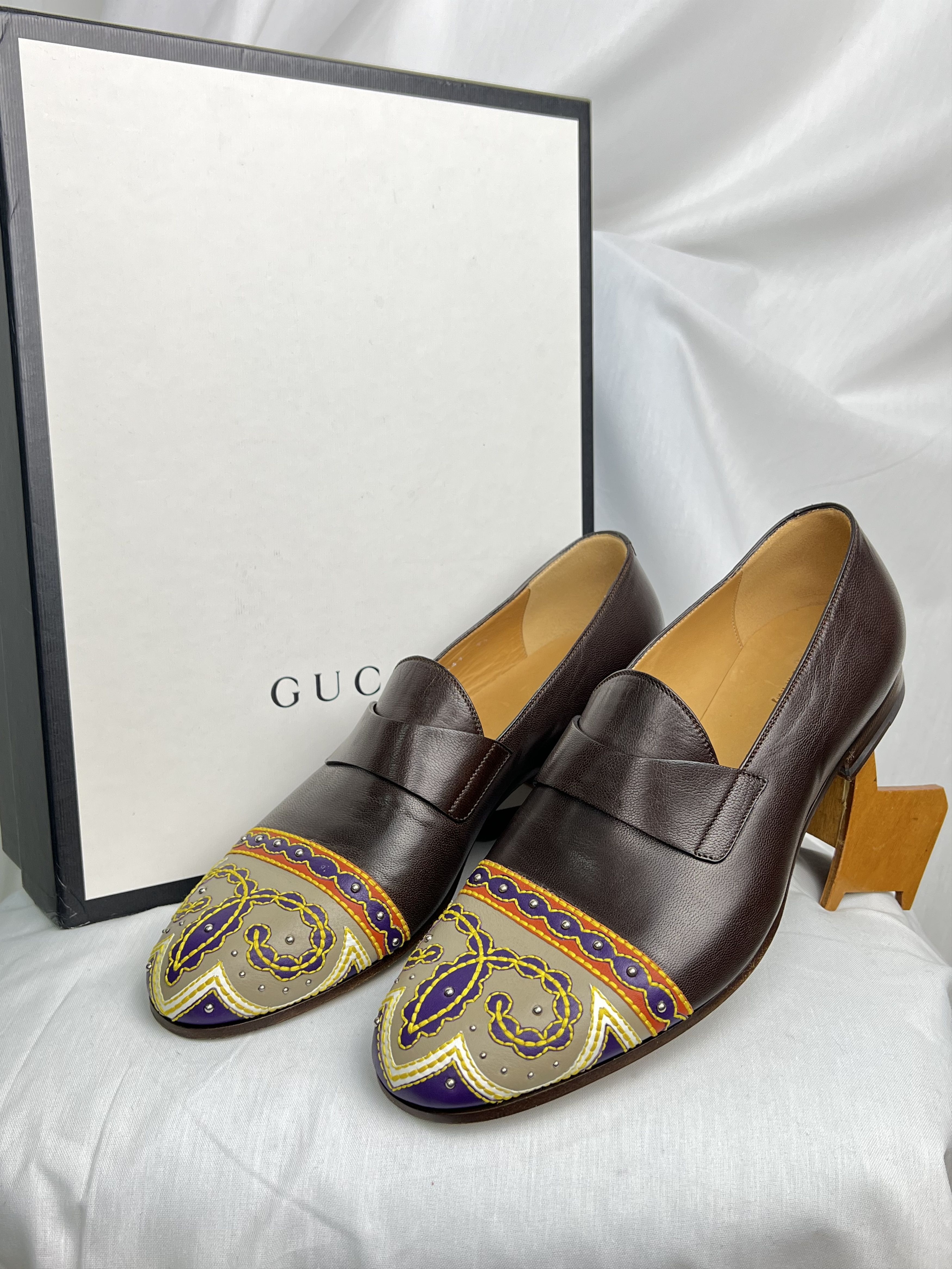 With Box! Jordaan Leather Embroidered Toe Loafers Moccasins