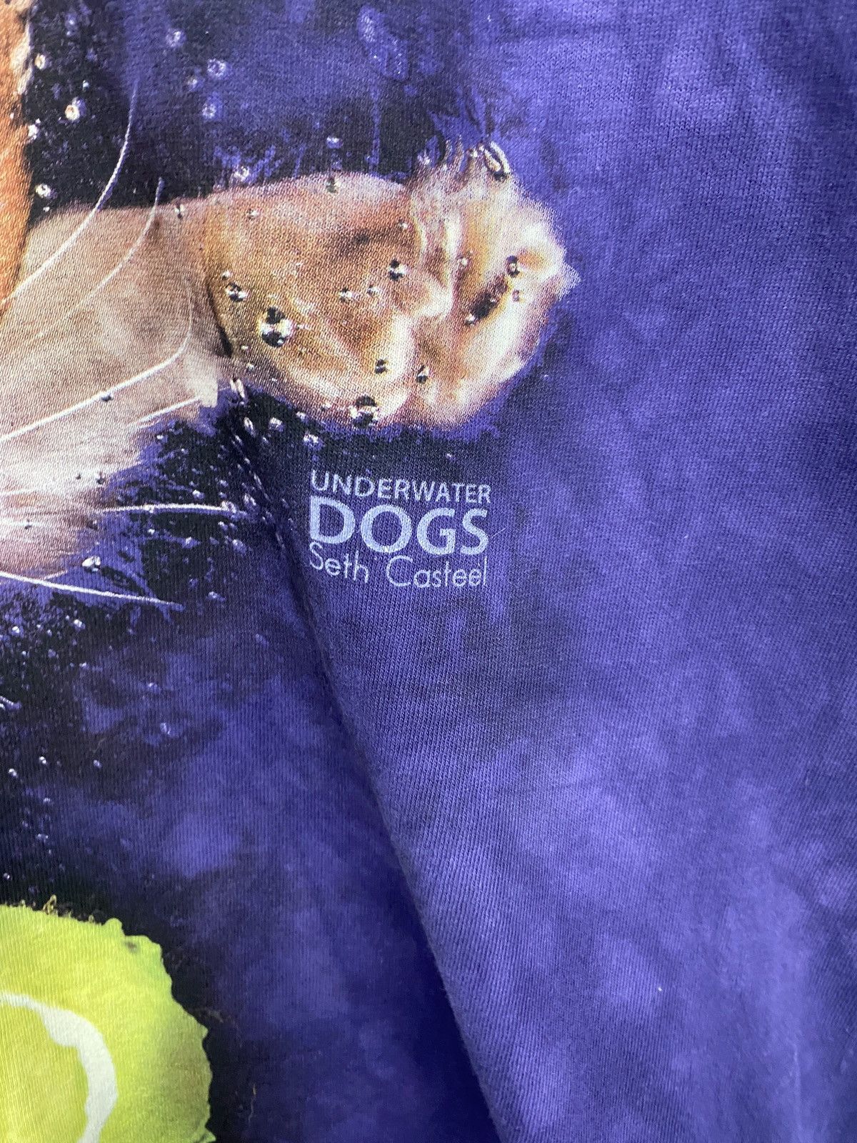 The Mountain 🇺🇸🎾 Vintage Y2K LSD Underwater Dogs Humor T-Shirt Rare Size US L / EU 52-54 / 3 - 6 Thumbnail