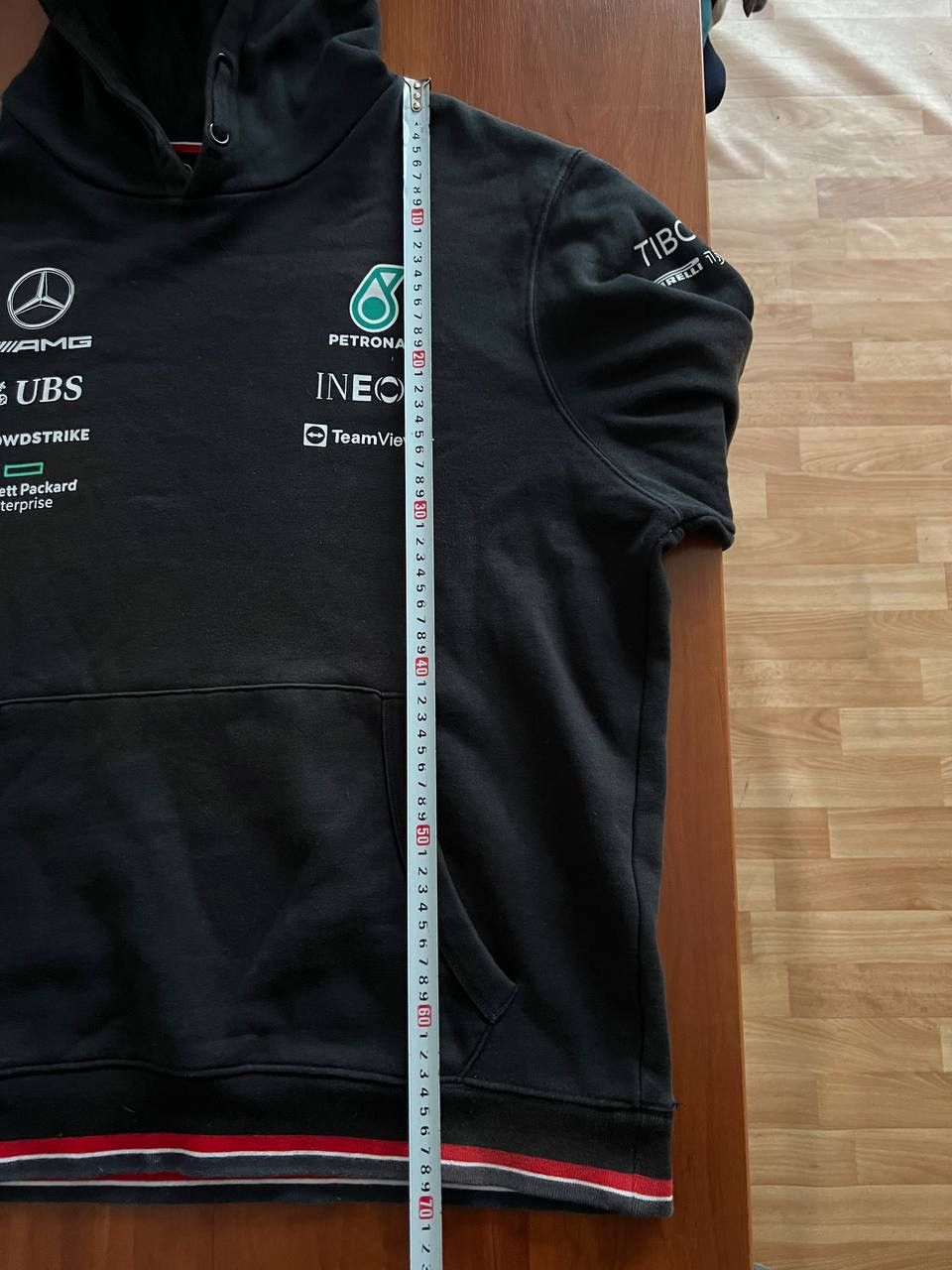Formula 1 2022 MERCEDES BENZ AMG PETRONAS FORMULA ONE TEAM HOODIE L Size US L / EU 52-54 / 3 - 15 Thumbnail