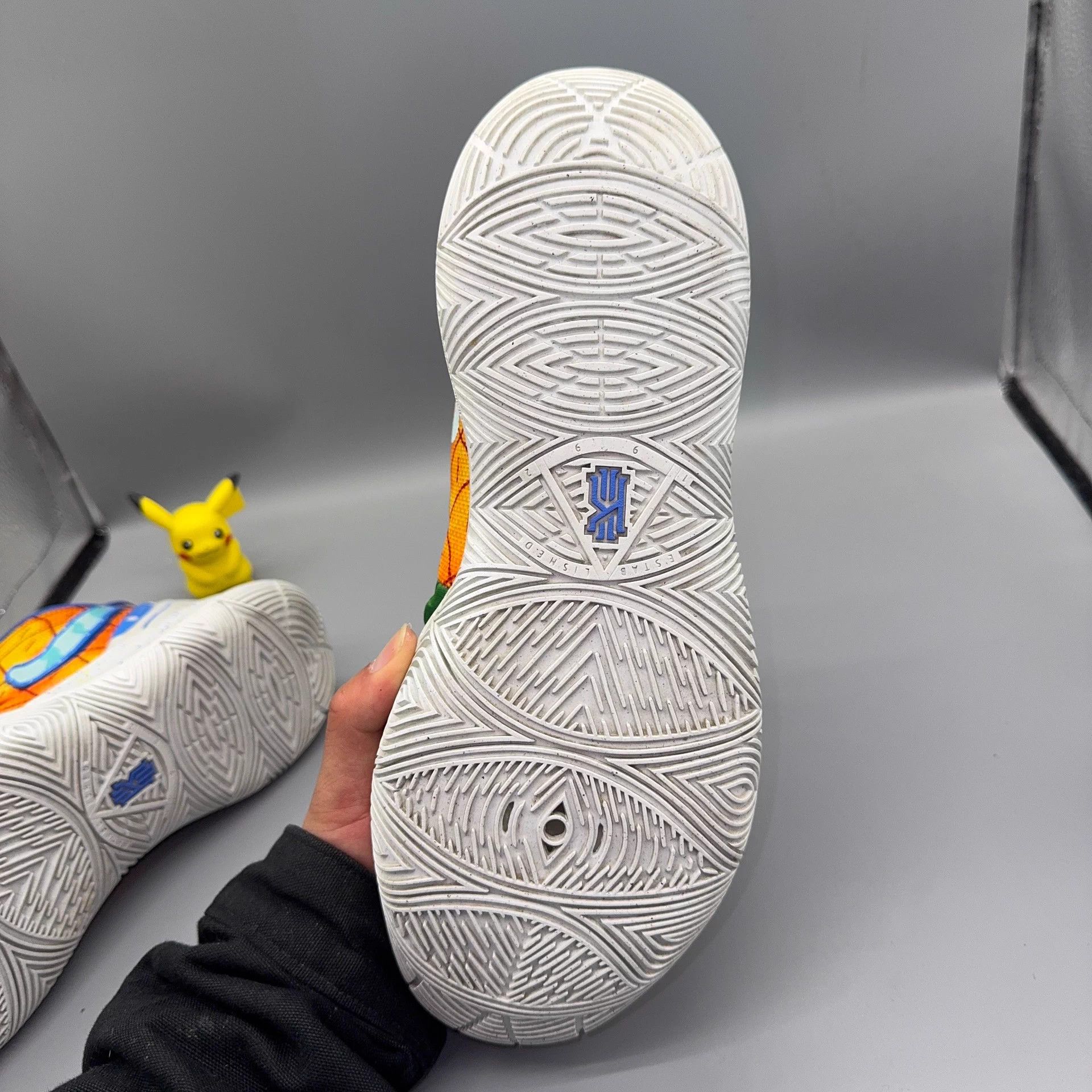 Nike Nike Kyrie 5 SpongeBob Pineapple White Orange 44.5 Size US 11.5 / EU 44-45 - 8 Thumbnail