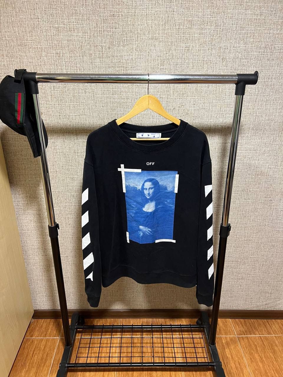 OF WHITE MONO LISA BLACK SWEATSHIRT