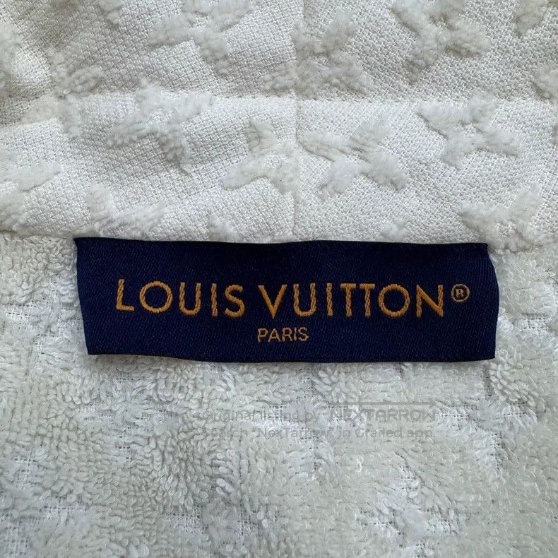 Louis Vuitton Louis Vuitton size 4l Full-print presbyopic towel short sle Size US M / EU 48-50 / 2 - 2 Thumbnail