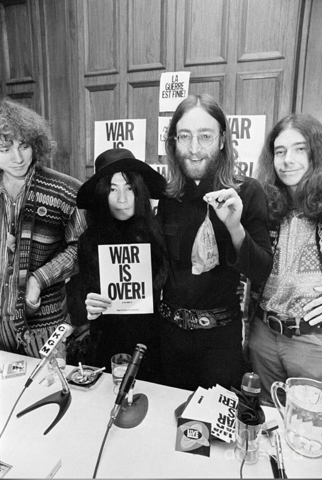 Band Tees Vintage War is Over John Lennon Faded Hoodie Size US L / EU 52-54 / 3 - 4 Thumbnail